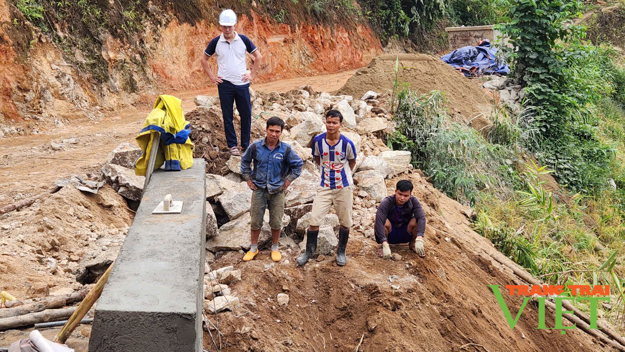 Sớm hoàn thành dự án cứng hóa đường giao thông từ các bản Sín Chải A, B đến trung tâm xã Pa Vệ Sủ - Ảnh 2.