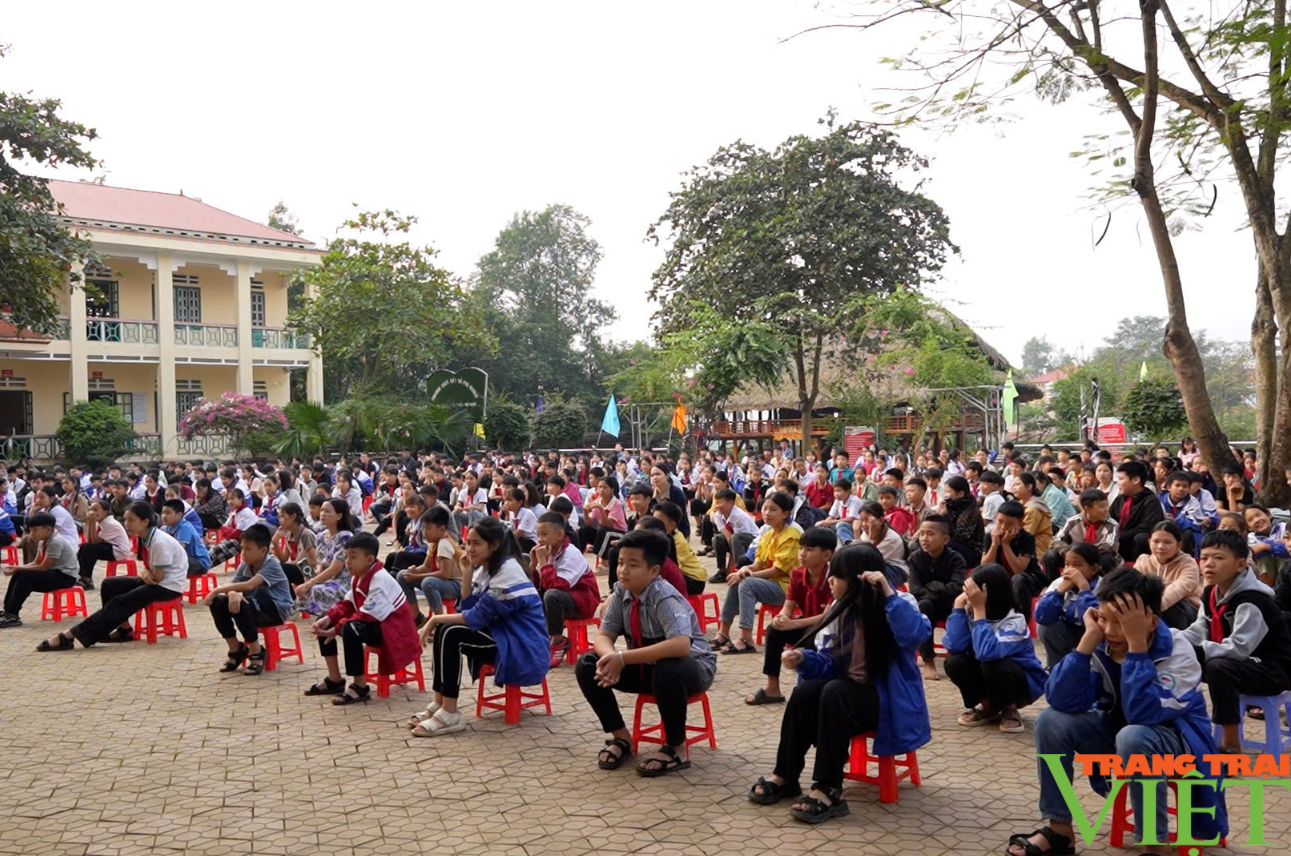 Vì tương lai của chính mình, nói không với tảo hôn, hôn nhân cận huyết thống - Ảnh 1.