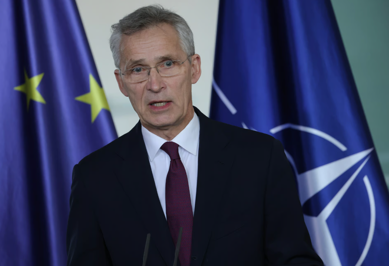 Ông Stoltenberg nói lời cuối về sự hối tiếc với Ukraine và nỗi e sợ với Nga - Ảnh 1.