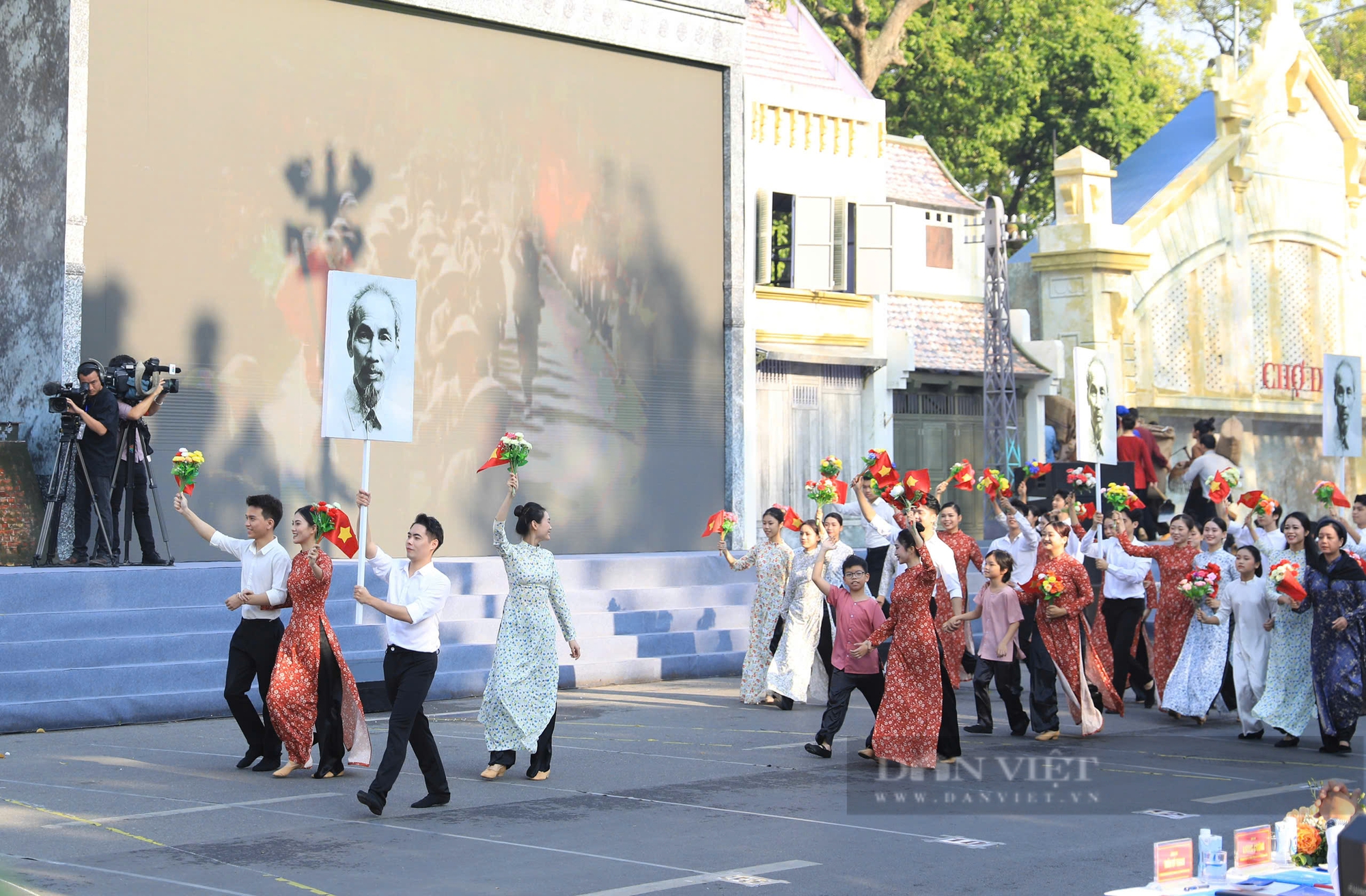 Tái hiện hình ảnh Hà Nội ngày 10/10/1954 - Ảnh 20.