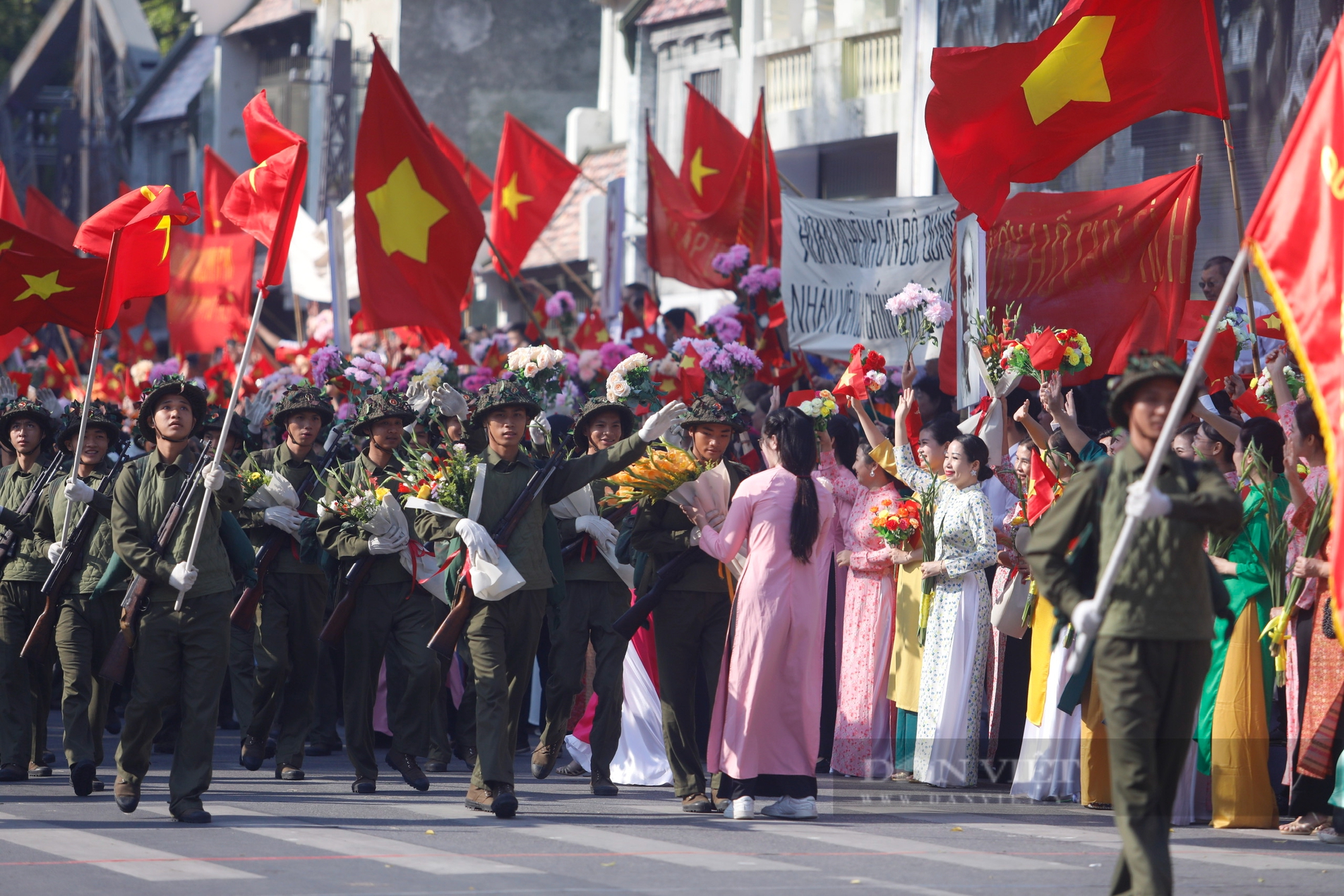 Tái hiện hình ảnh Hà Nội ngày 10/10/1954 - Ảnh 5.