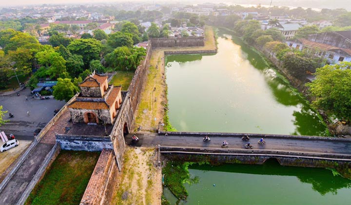 Kinh thành Huế xây dựng từ bao giờ, rộng bao nhiêu km2, có mấy cửa ra vào? - Ảnh 2.