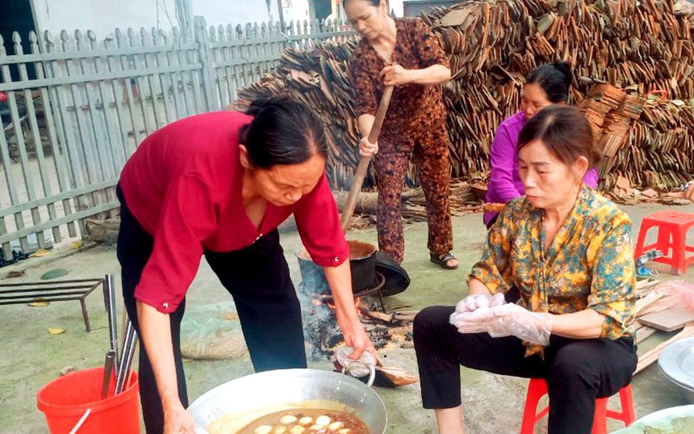 Một loại rau dân dã bán đầy chợ hỗ trợ tiêu hóa, tốt cho xương khớp là dược liệu quý hàng nghìn năm - Ảnh 1.