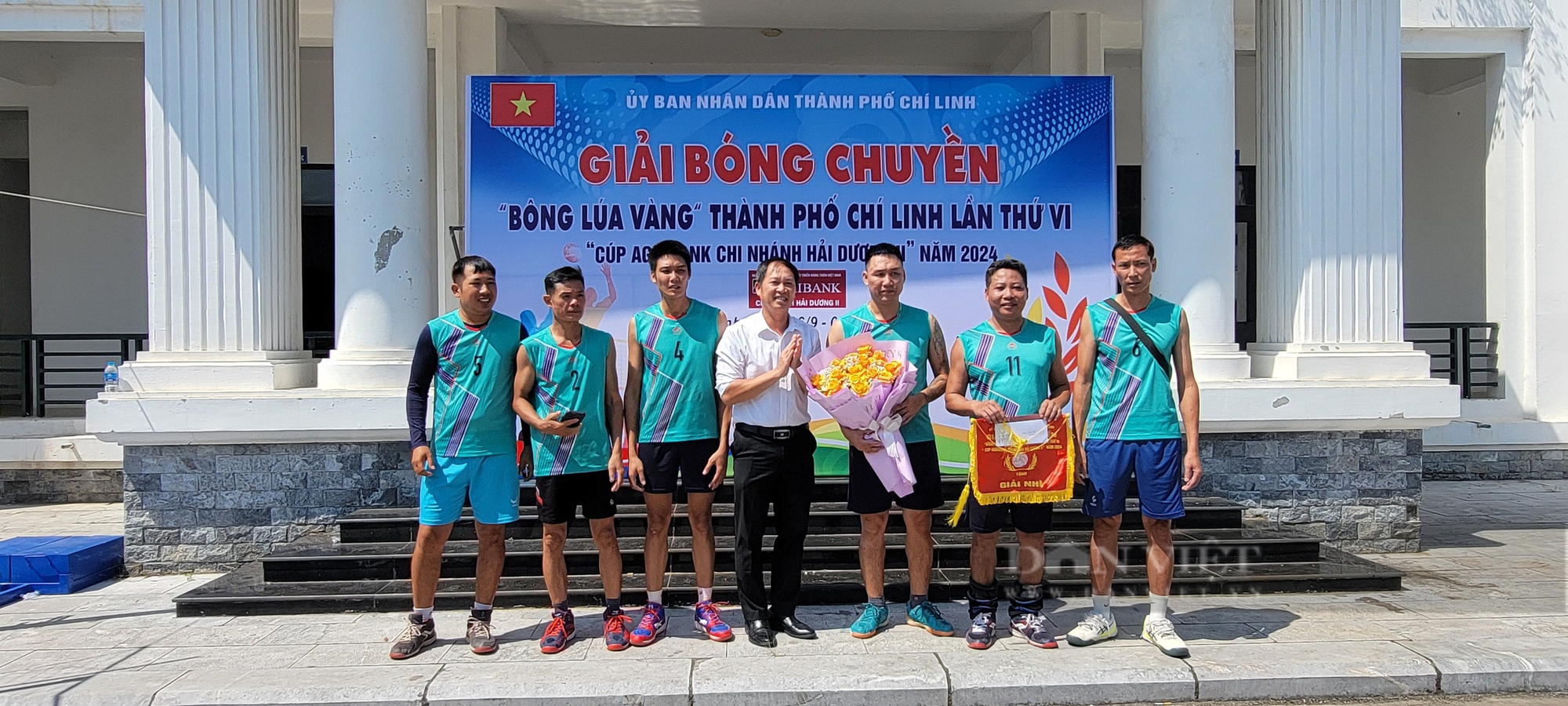 Nông dân phường Thái Học "vượt nắng", thắng giải bóng chuyền bông lúa vàng TP Chí Linh lần thứ VI- Ảnh 7.