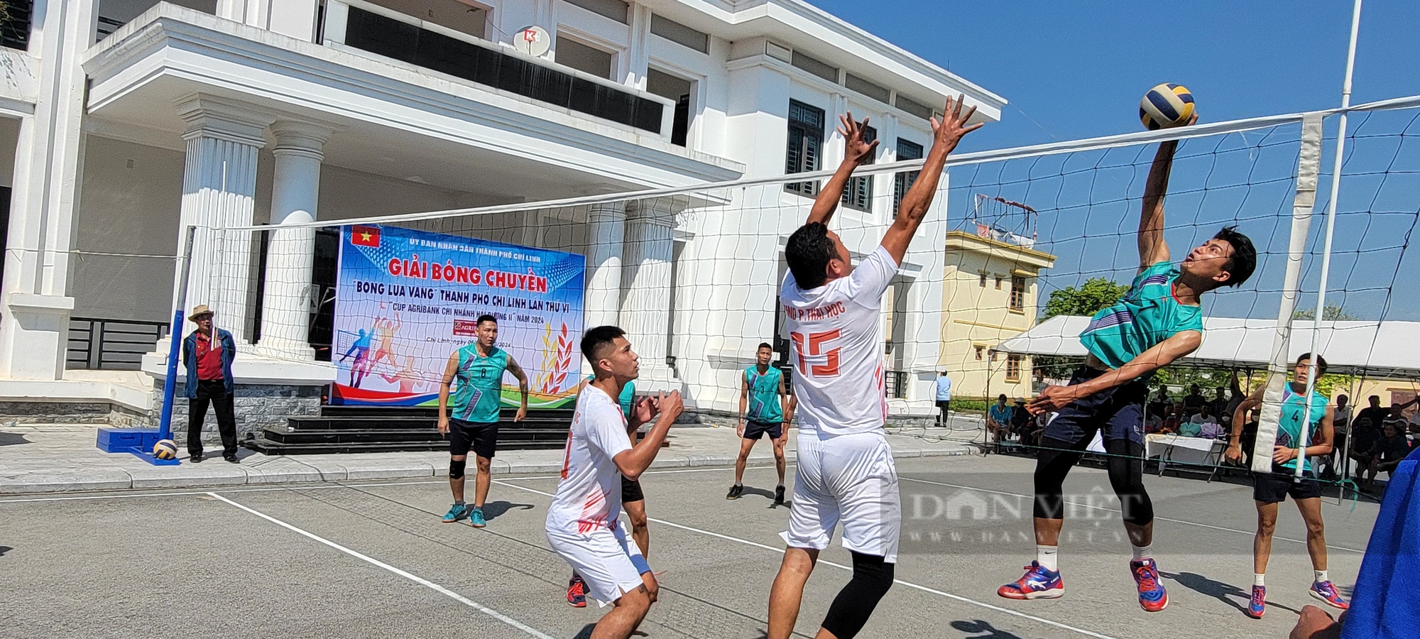 Nông dân phường Thái Học "vượt nắng", thắng giải bóng chuyền bông lúa vàng TP Chí Linh lần thứ VI- Ảnh 4.