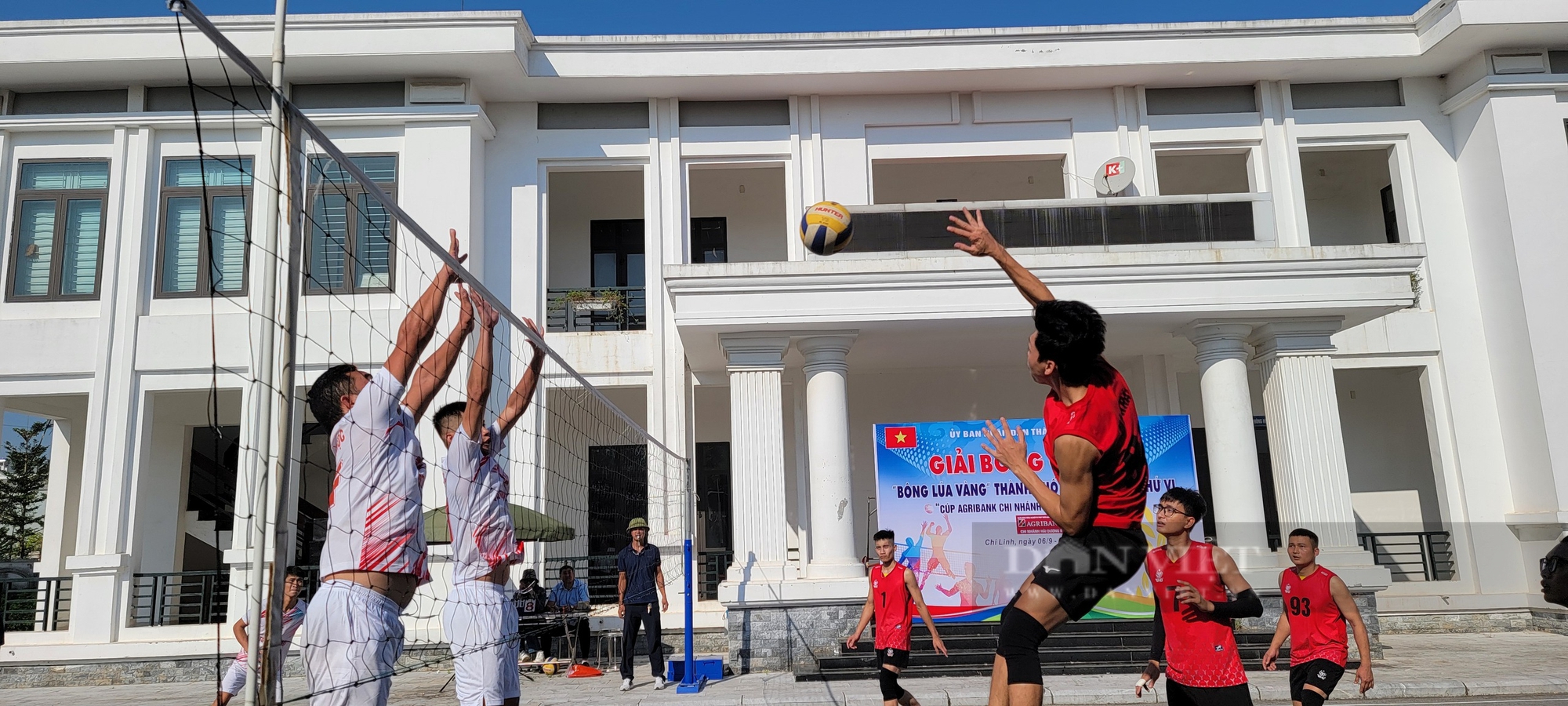 Nông dân phường Thái Học "vượt nắng", thắng giải bóng chuyền bông lúa vàng TP Chí Linh lần thứ VI- Ảnh 3.