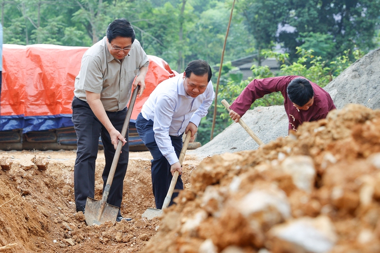 Thủ tướng chỉ đạo khẩn việc triển khai xoá nhà tạm, nhà dột nát - Ảnh 1.