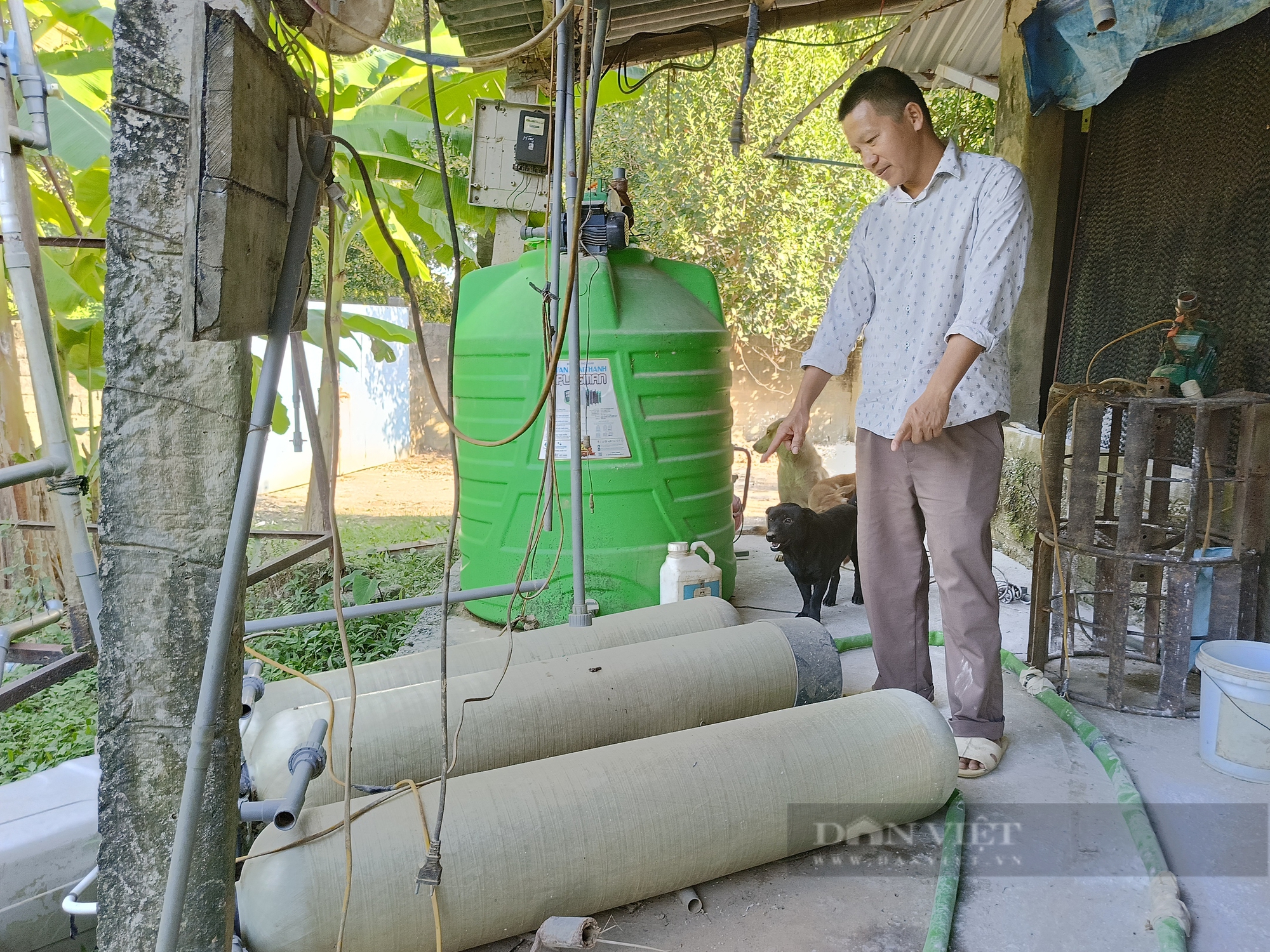 Nông dân thiếu thốn đủ bề, kiệt sức sau bão lũ lịch sử - Ảnh 3.