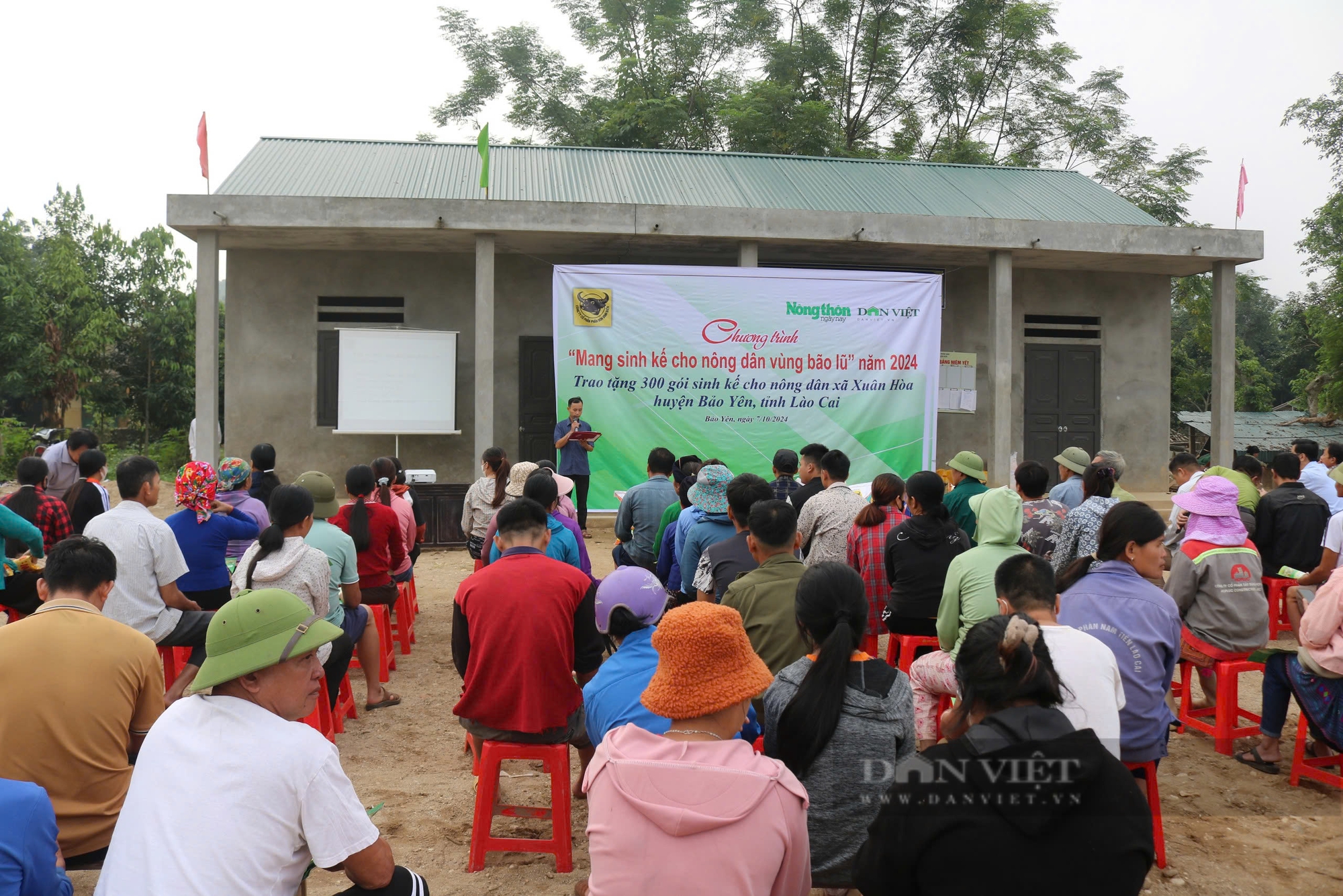 Hỗ trợ hơn 182 tấn phân bón, giống ngô giúp bà con vùng bị ảnh hưởng bão lũ tỉnh Lào Cai khôi phục sản xuất - Ảnh 1.