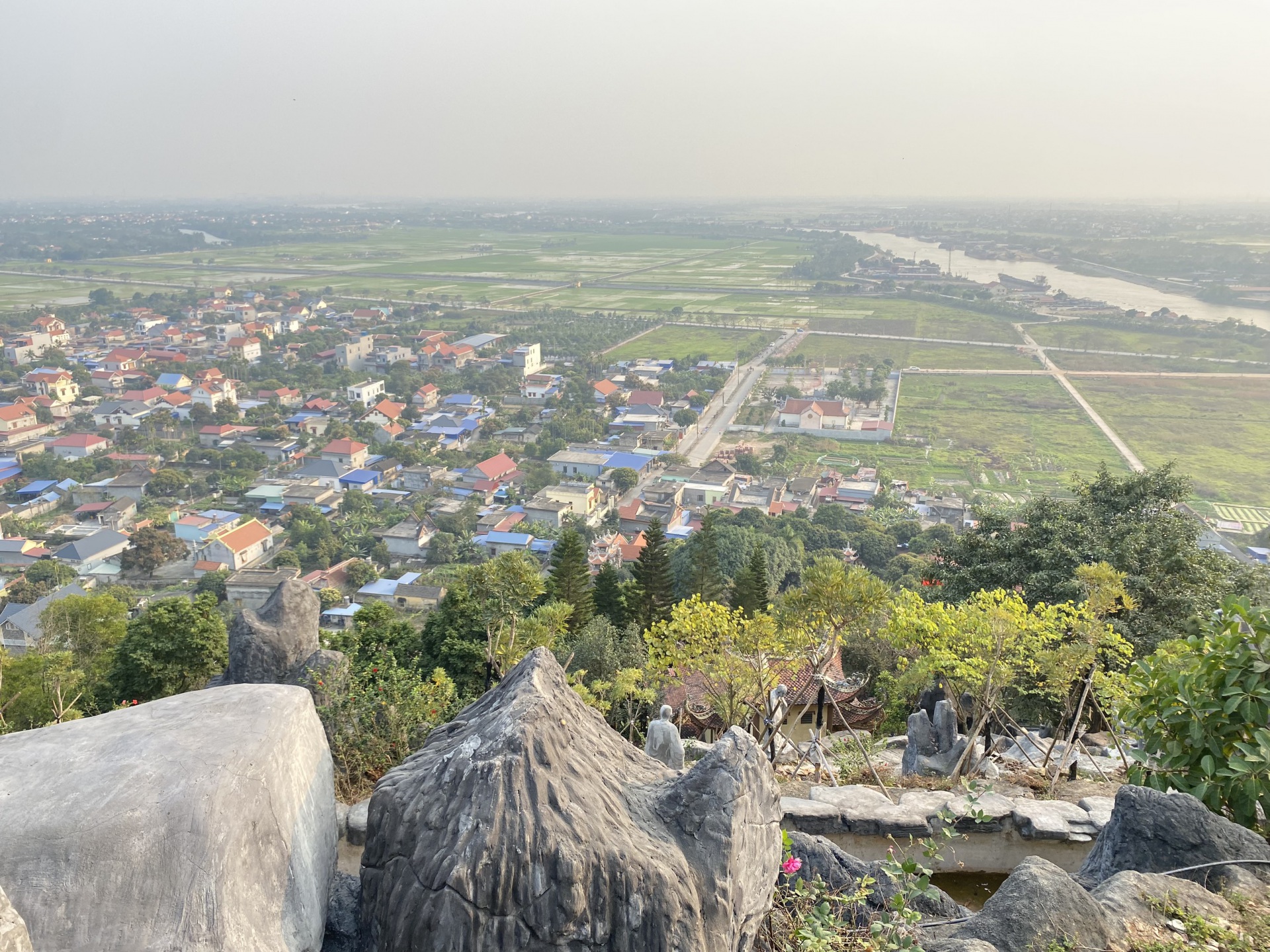 Phát lộ la liệt hiện vật cổ bằng đồng kỳ lạ ở một làng bên sông Kinh Thầy, núi Một tại Hải Phòng- Ảnh 6.