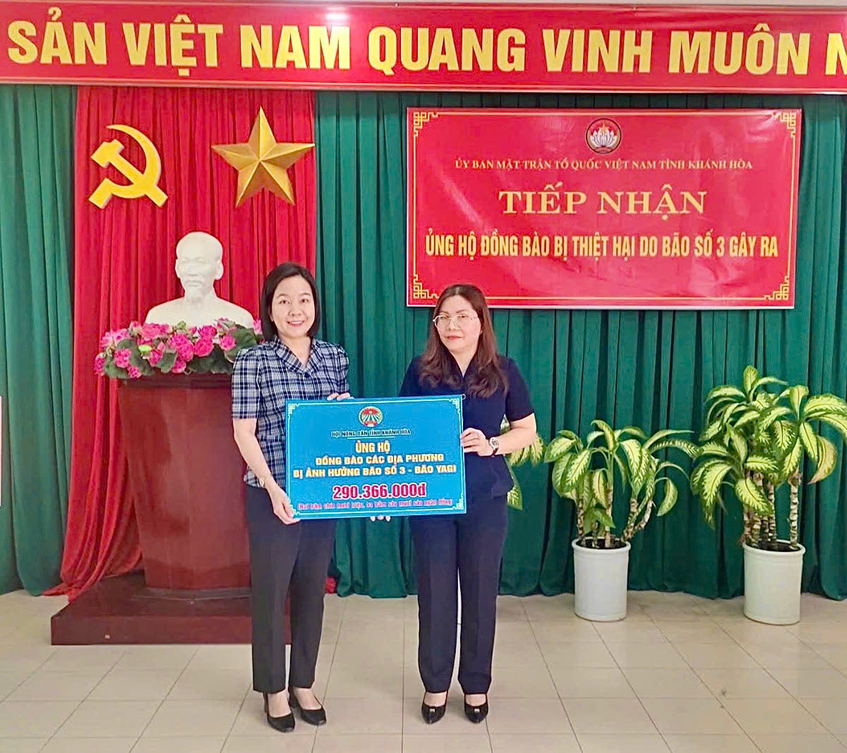 Hội Nông dân Khánh Hòa trao kinh phí ủng hộ đồng bào miền Bắc khắc phục thiệt hại do bão số 3 - Ảnh 1.