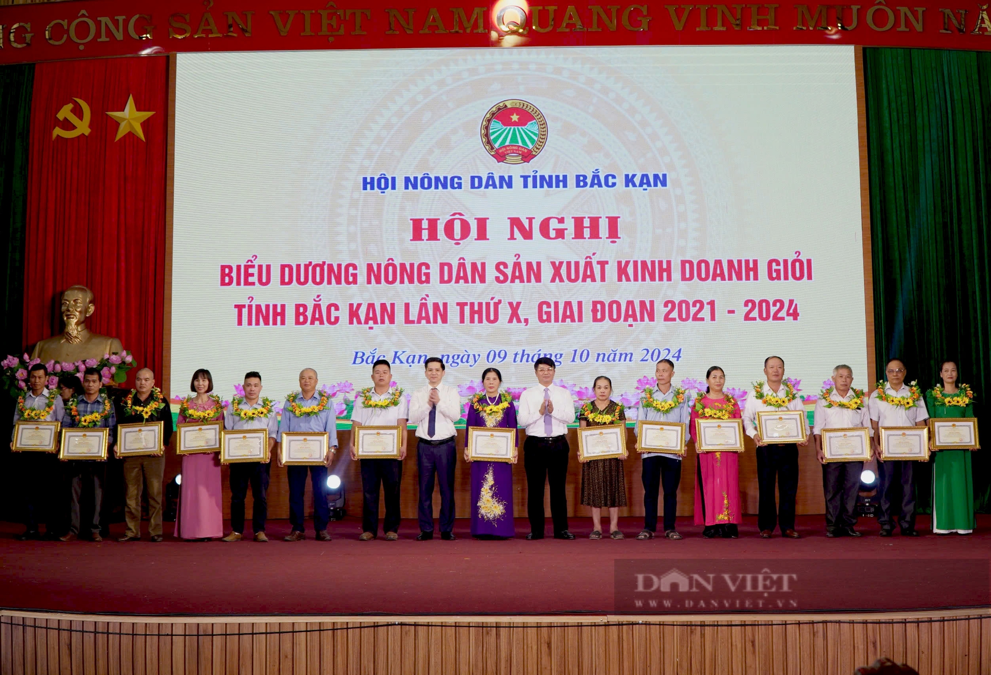 Bắc Kạn tôn vinh 60 nông dân sản xuất kinh doanh giỏi giai đoạn 2021-2024- Ảnh 6.