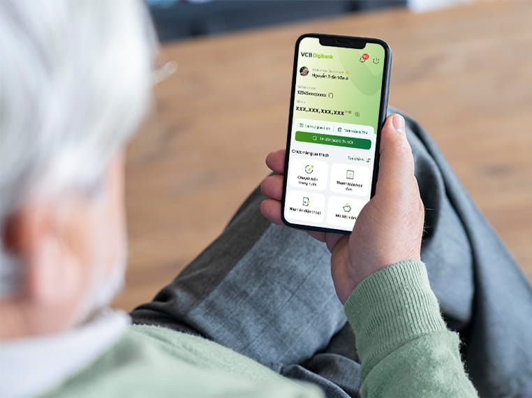 VCB Digibank có thêm giao diện AN VUI: Chữ to, số rõ, phù hợp với khách hàng lớn tuổi - Ảnh 2.