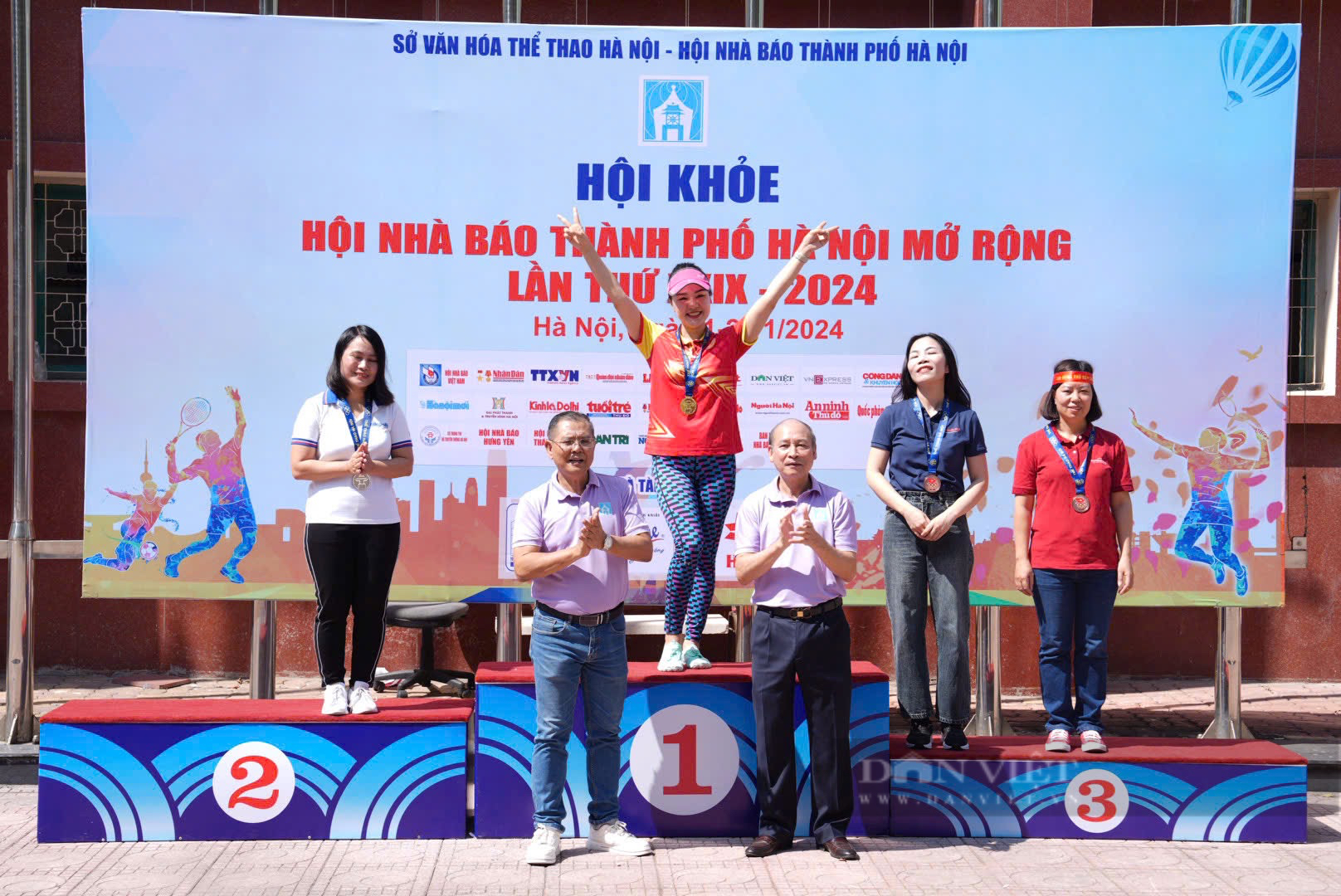 Hàng trăm phóng viên, nhà báo cầm vợt chơi cầu lông, bóng bàn… tại Hội khỏe Hội Nhà báo TP.Hà Nội- Ảnh 10.