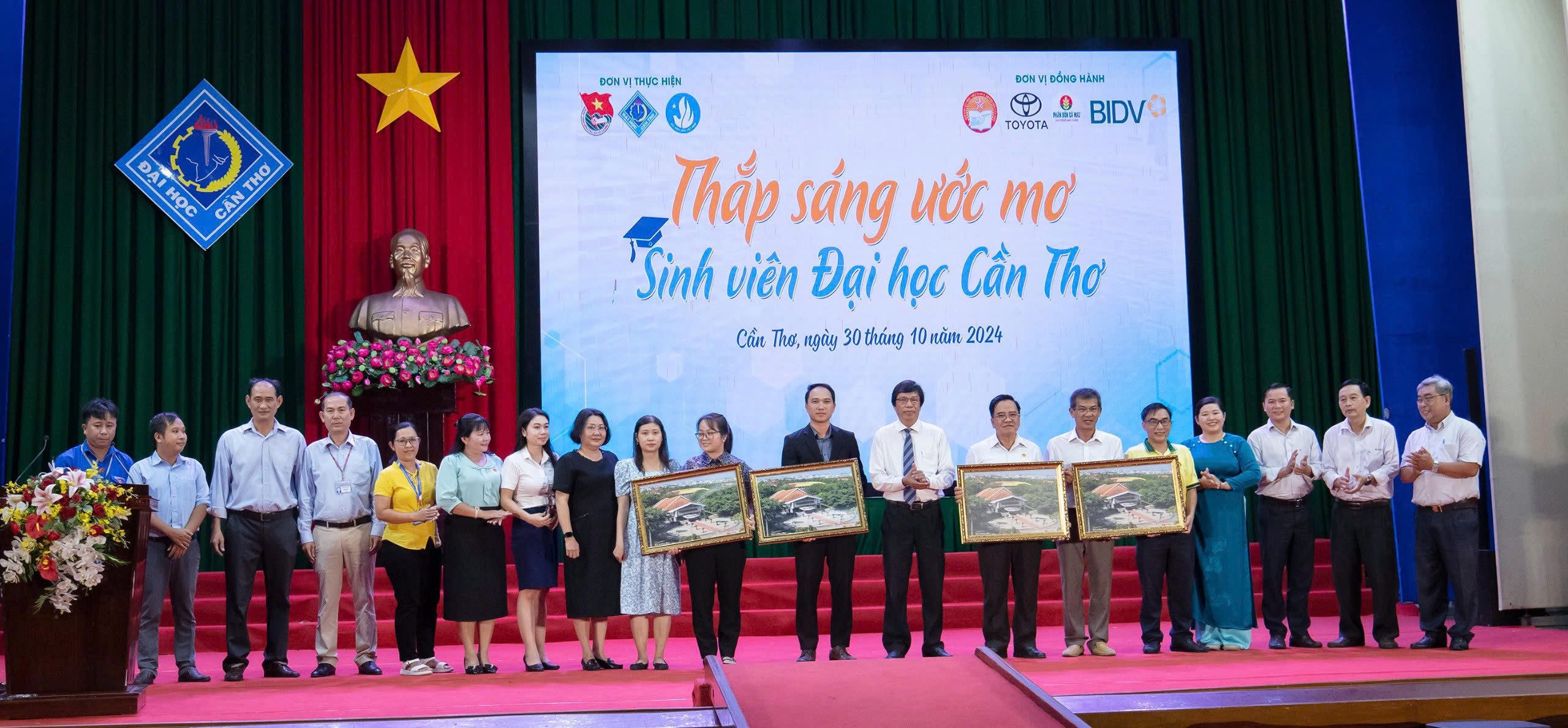 Phân bón Cà Mau trao học bổng "Thắp sáng ước mơ sinh viên Đại học Cần Thơ" lần VIII - Ảnh 3.