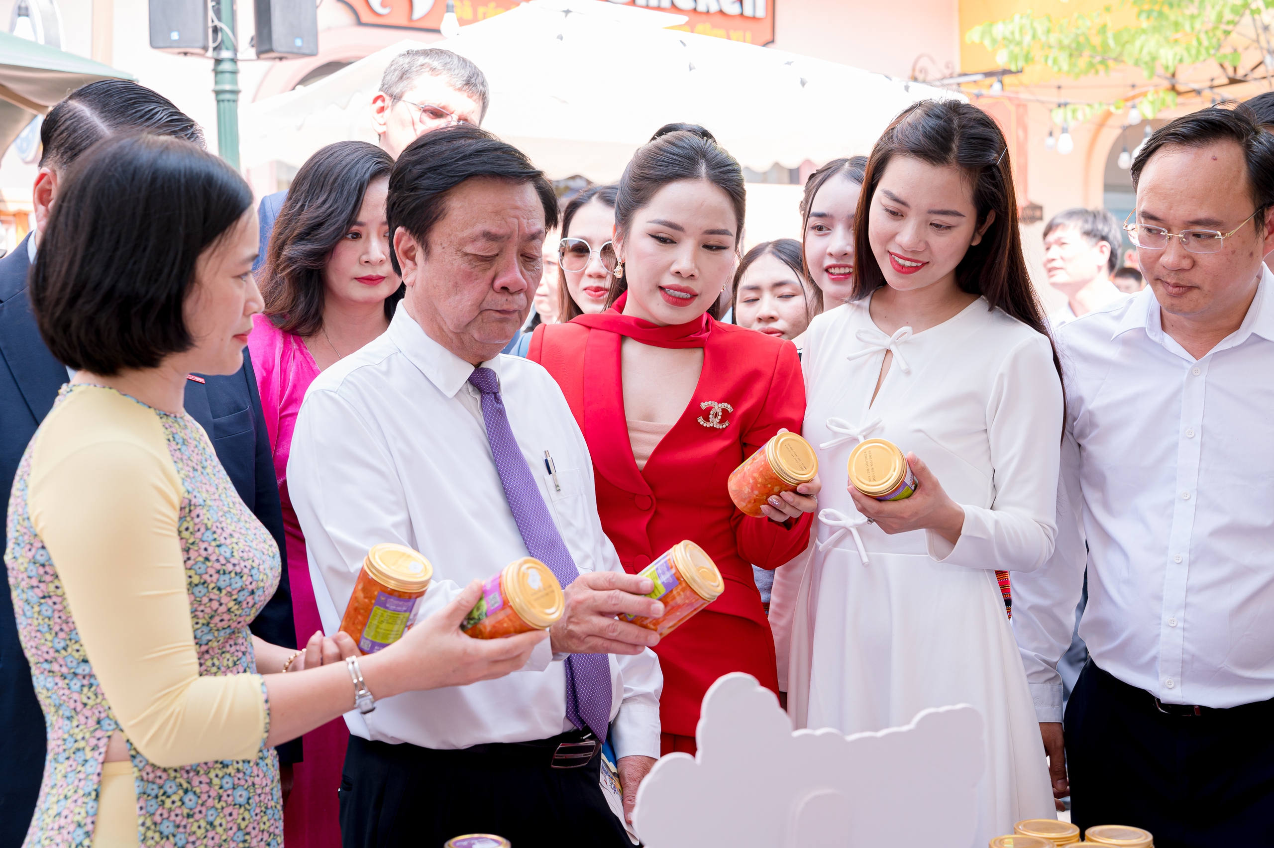 Bộ trưởng Lê Minh Hoan: tài nguyên phong phú của đất nước, tinh thần năng động của người dân, doanh nghiệp, HTX - Ảnh 3.