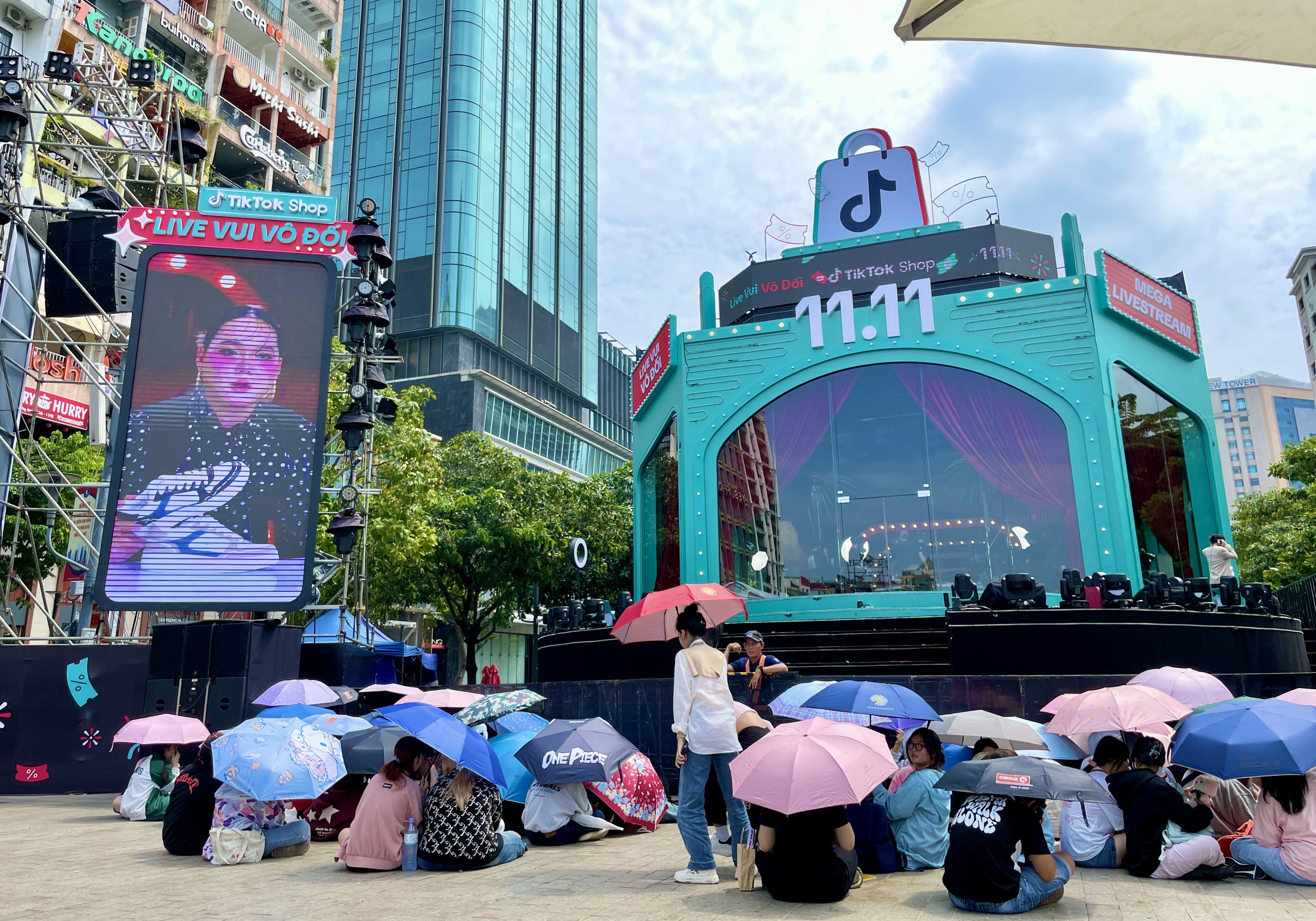 Bùng nổ giảm giá ngày 11/11, các sàn thương mại điện tử đều đua nhau “chơi lớn” - Ảnh 1.