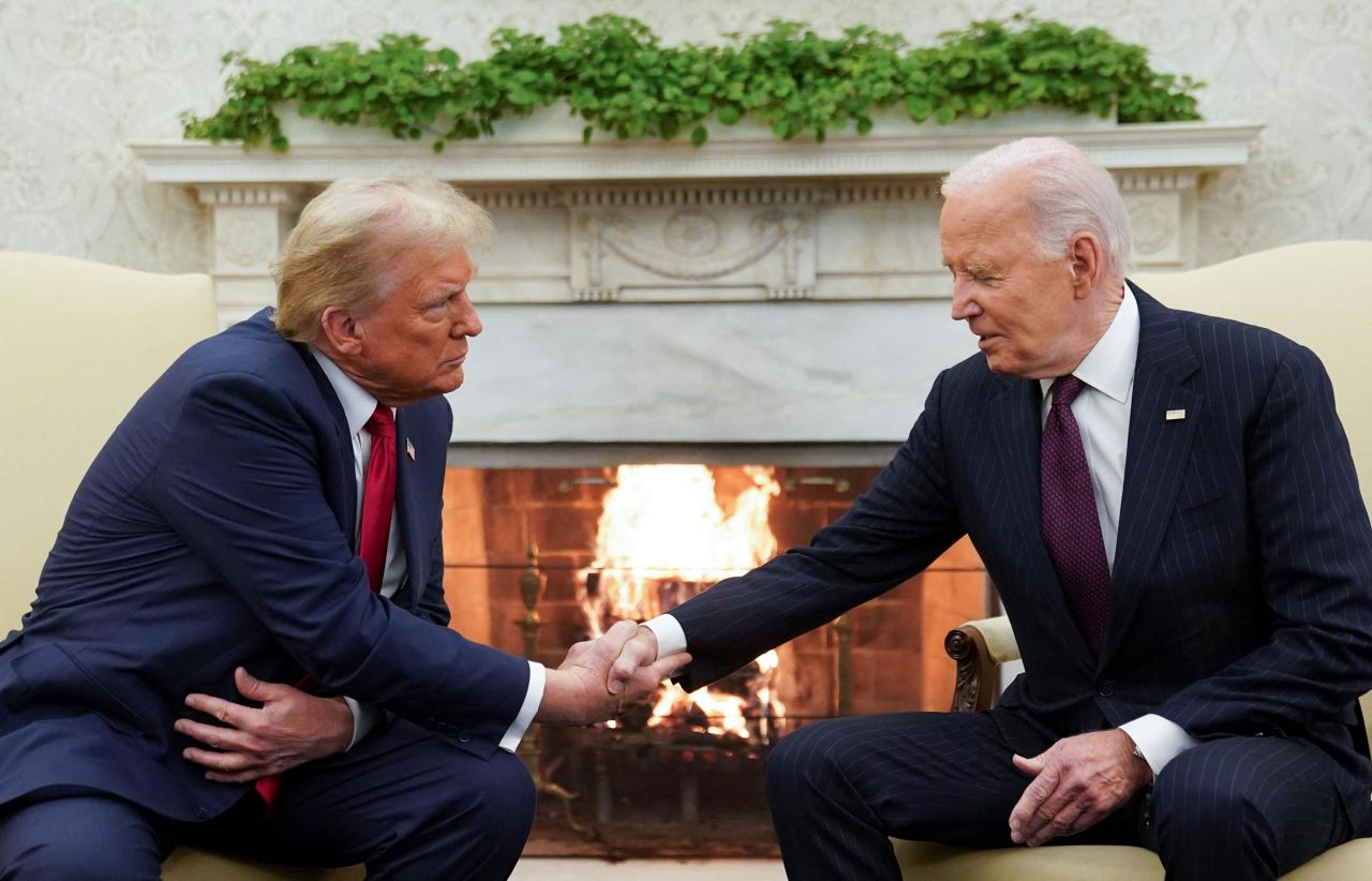 Ông Biden đón Tổng thống đắc cử Donald Trump tại Nhà Trắng - Ảnh 1.