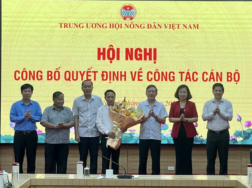 Đồng chí Nguyễn Tiến Cường được bổ nhiệm làm Trưởng ban Kinh tế Trung ương Hội Nông dân Việt Nam - Ảnh 2.