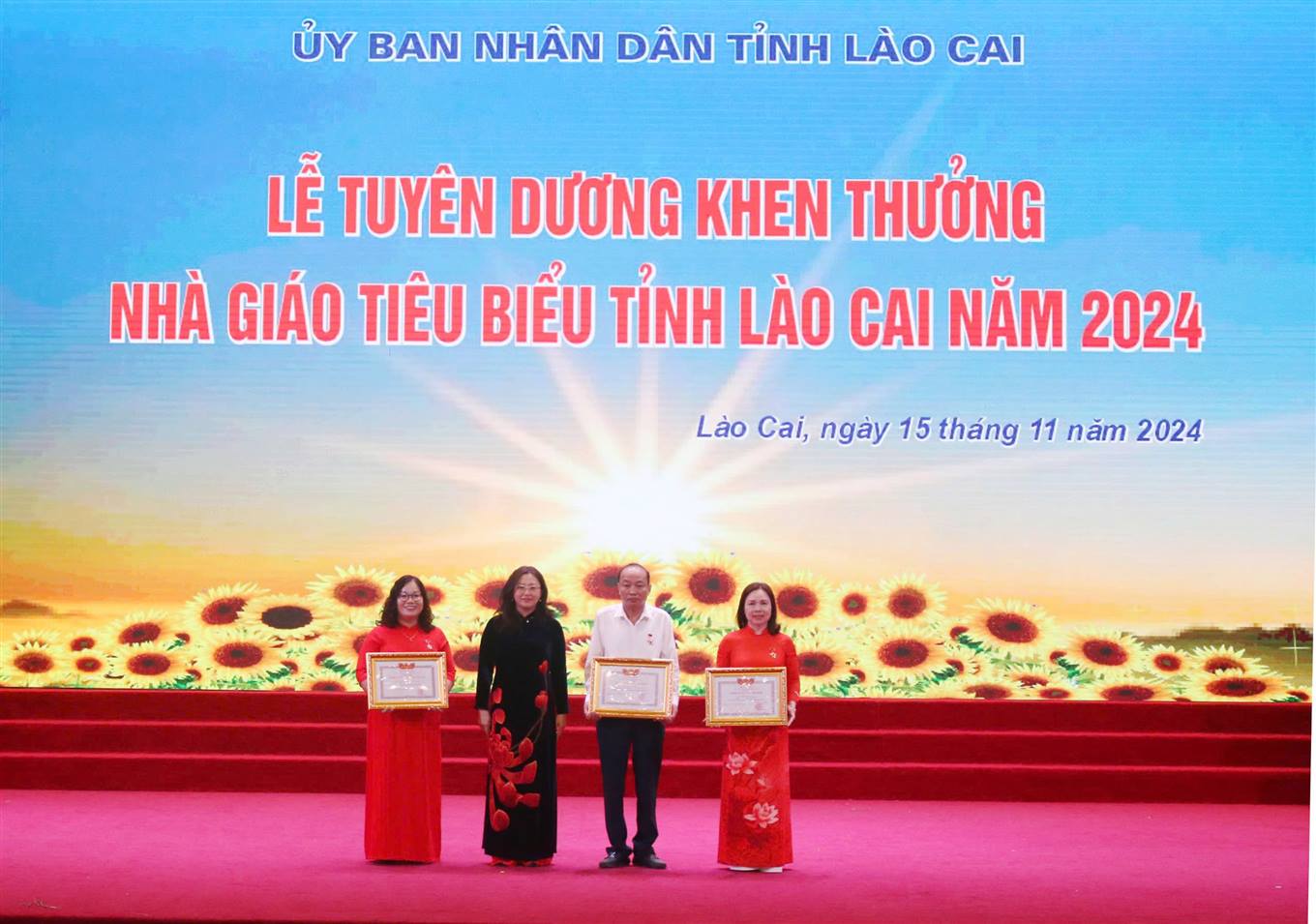 Lào Cai: Có 26 cán bộ, giáo viên được nhận Bằng khen Thủ tướng Chính phủ - Ảnh 7.