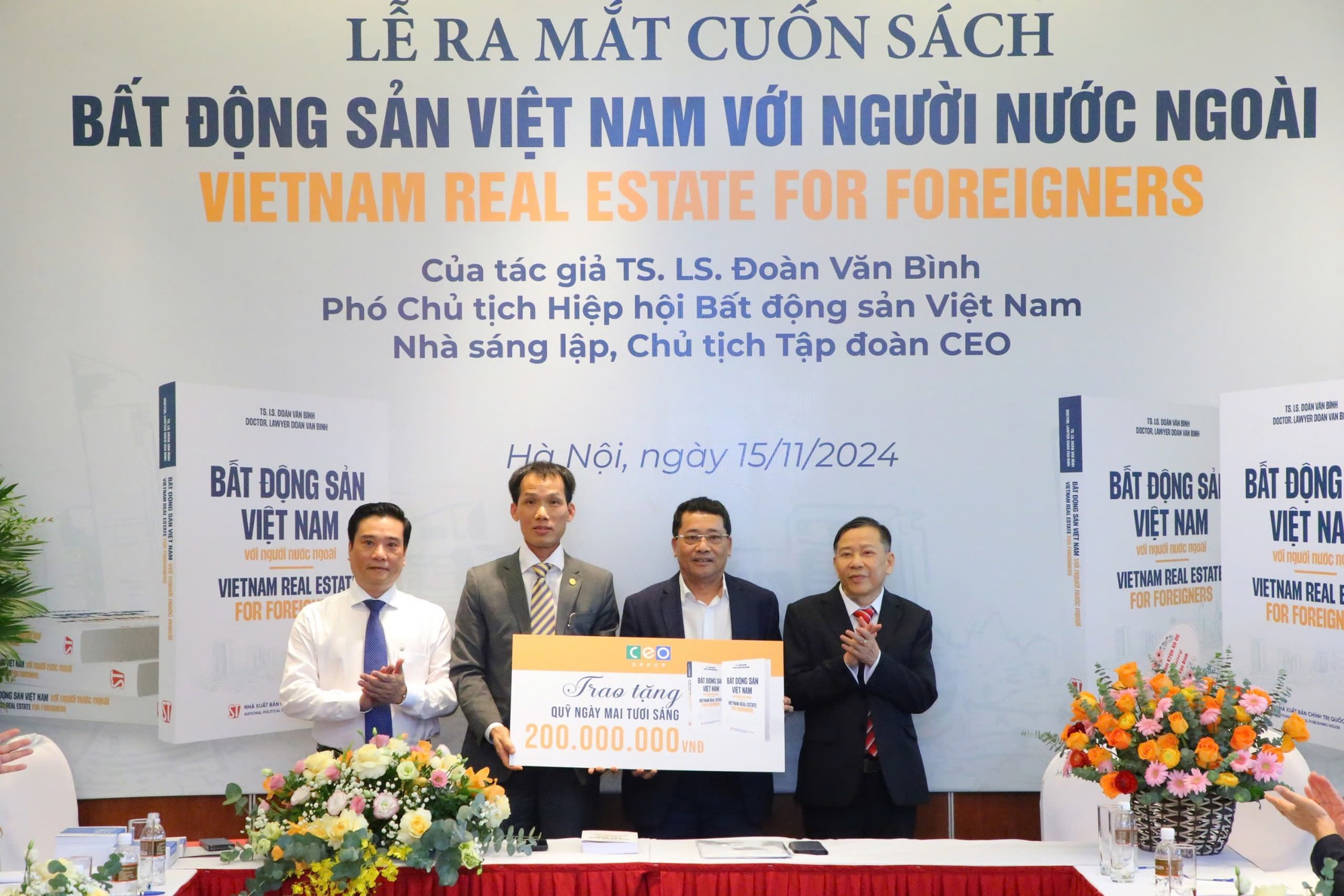 TS. LS. Đoàn Văn Bình ra mắt cuốn sách “Bất động sản Việt Nam với người nước ngoài"- Ảnh 3.