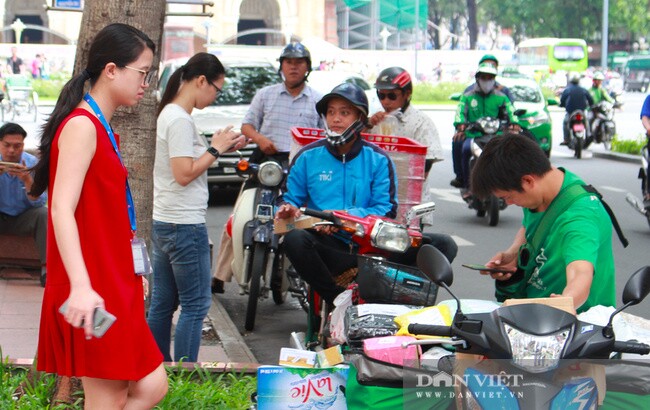 Bất ngờ số tiền người Việt chi mỗi tuần để mua hàng trên các sàn thương mại điện tử - Ảnh 2.