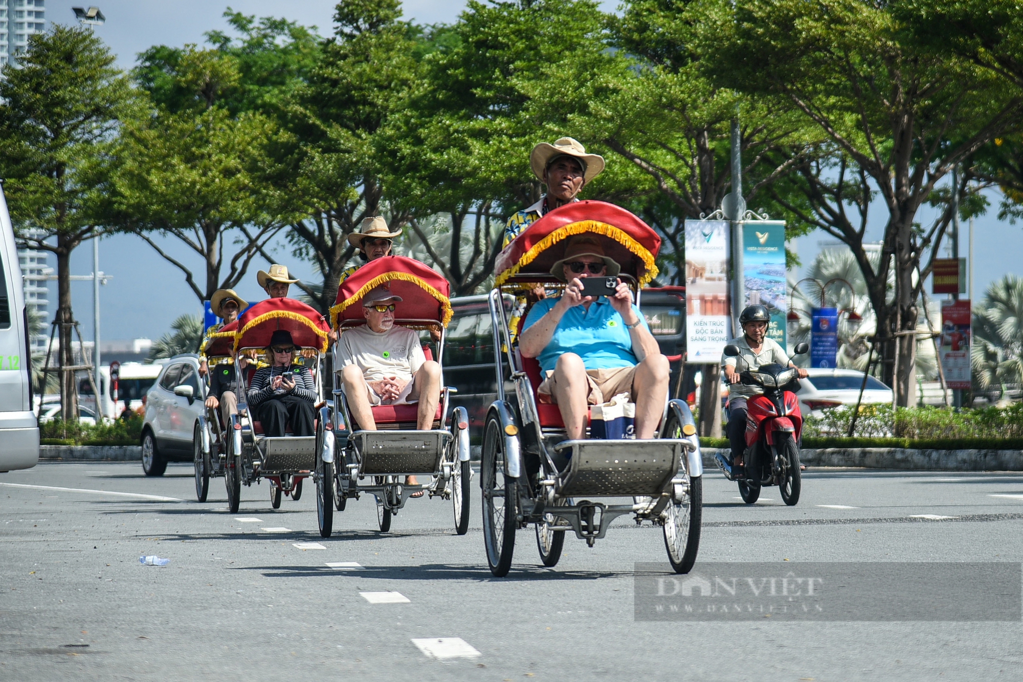 Hình ảnh tàu biển quốc tế Noordam đưa gần 2.000 du khách đến Đà Nẵng- Ảnh 10.