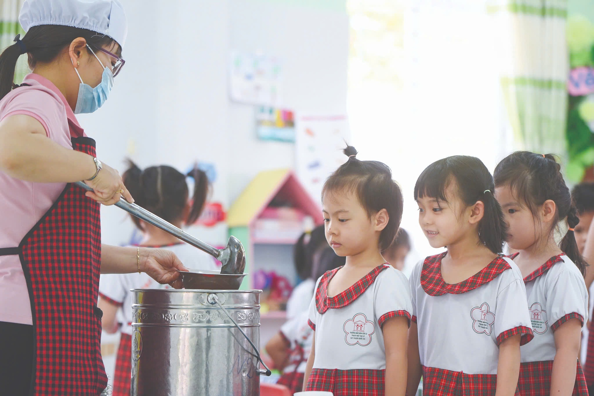 Cần luật hóa dinh dưỡng học đường để tạo bứt phá về chiều cao cho người Việt- Ảnh 1.