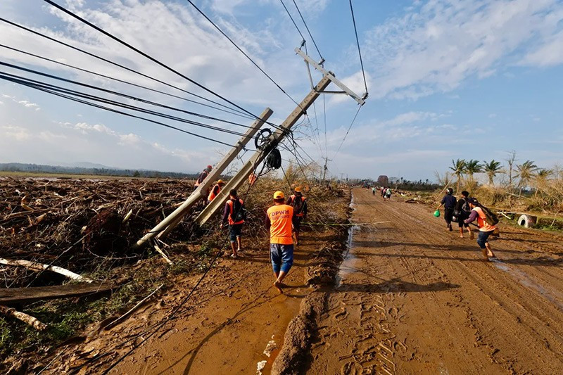 Sau khi bị bão Usagi tàn phá, Philippines chuẩn bị đón cuồng phong mới - Ảnh 2.