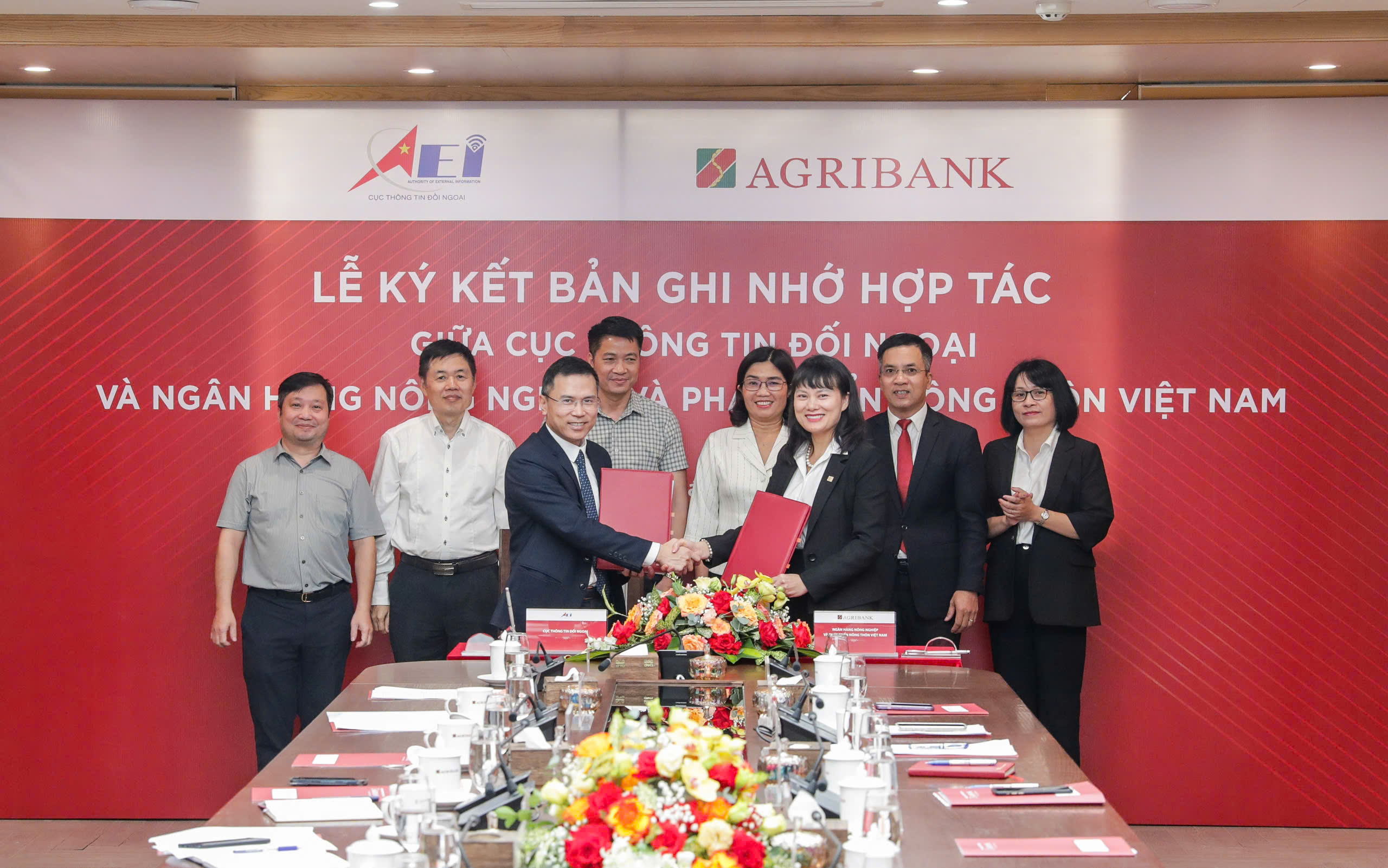 Agribank và Cục Thông tin đối ngoại ký kết ghi nhớ hợp tác - Ảnh 1.