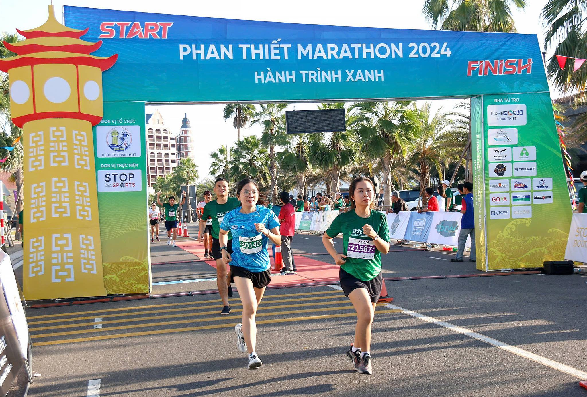 Hơn 3.000 vận động viên tham dự Giải Phan Thiết Marathon 2024 - Ảnh 1.