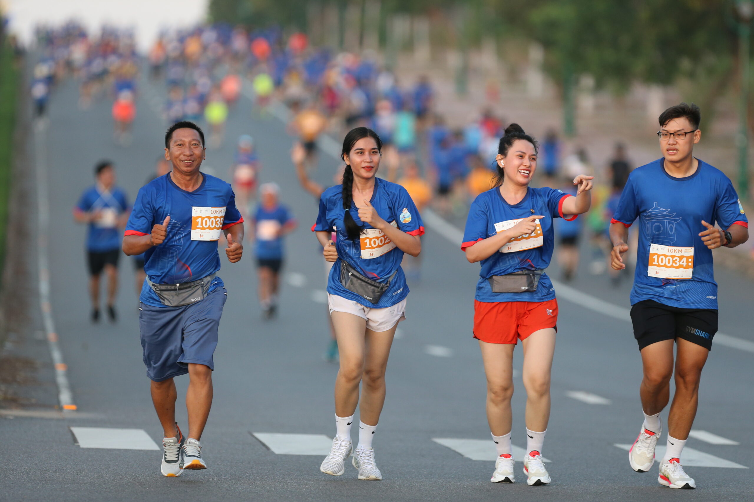 Hơn 3.000 vận động viên tham dự Giải Phan Thiết Marathon 2024 - Ảnh 2.