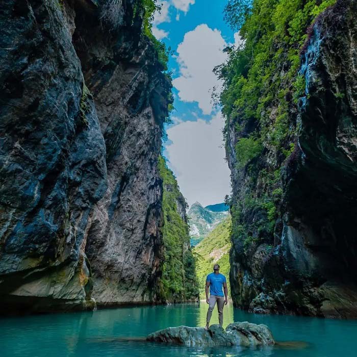 Đi du lịch Hà Giang mùa nào đẹp nhất?: Hẻm Khẩu Vai chiếm trọn trái tim du khách- Ảnh 6.