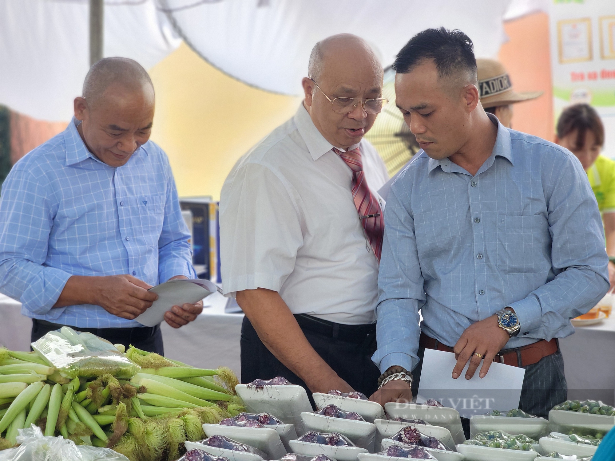 Nông dân Hải Dương mong kết nối tiêu thụ nông sản và các sản phẩm sau bão Yagi- Ảnh 2.