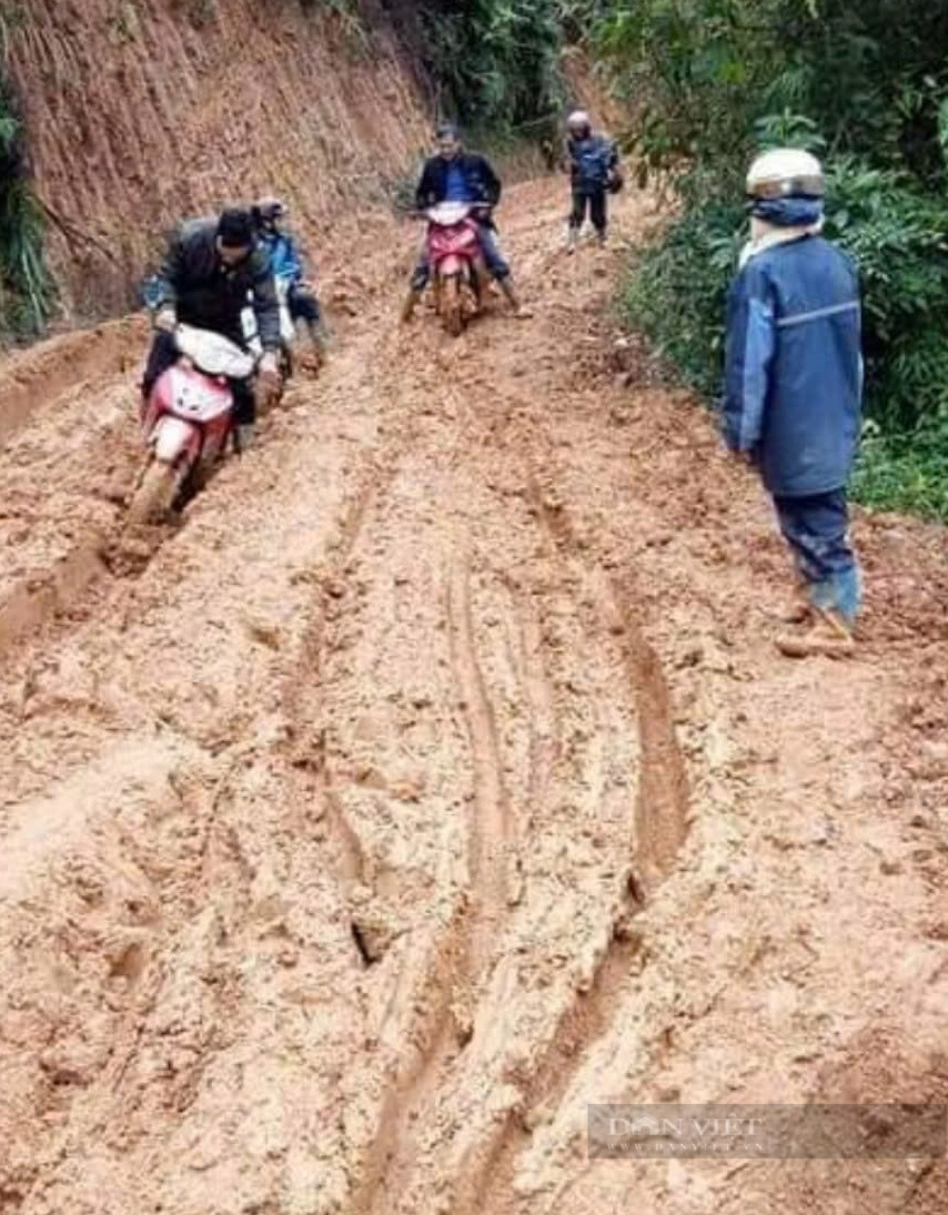 Thầy giáo hàng chục năm bám trường, vượt hàng trăm km mỗi ngày "gieo chữ" nơi vùng cao - Ảnh 4.