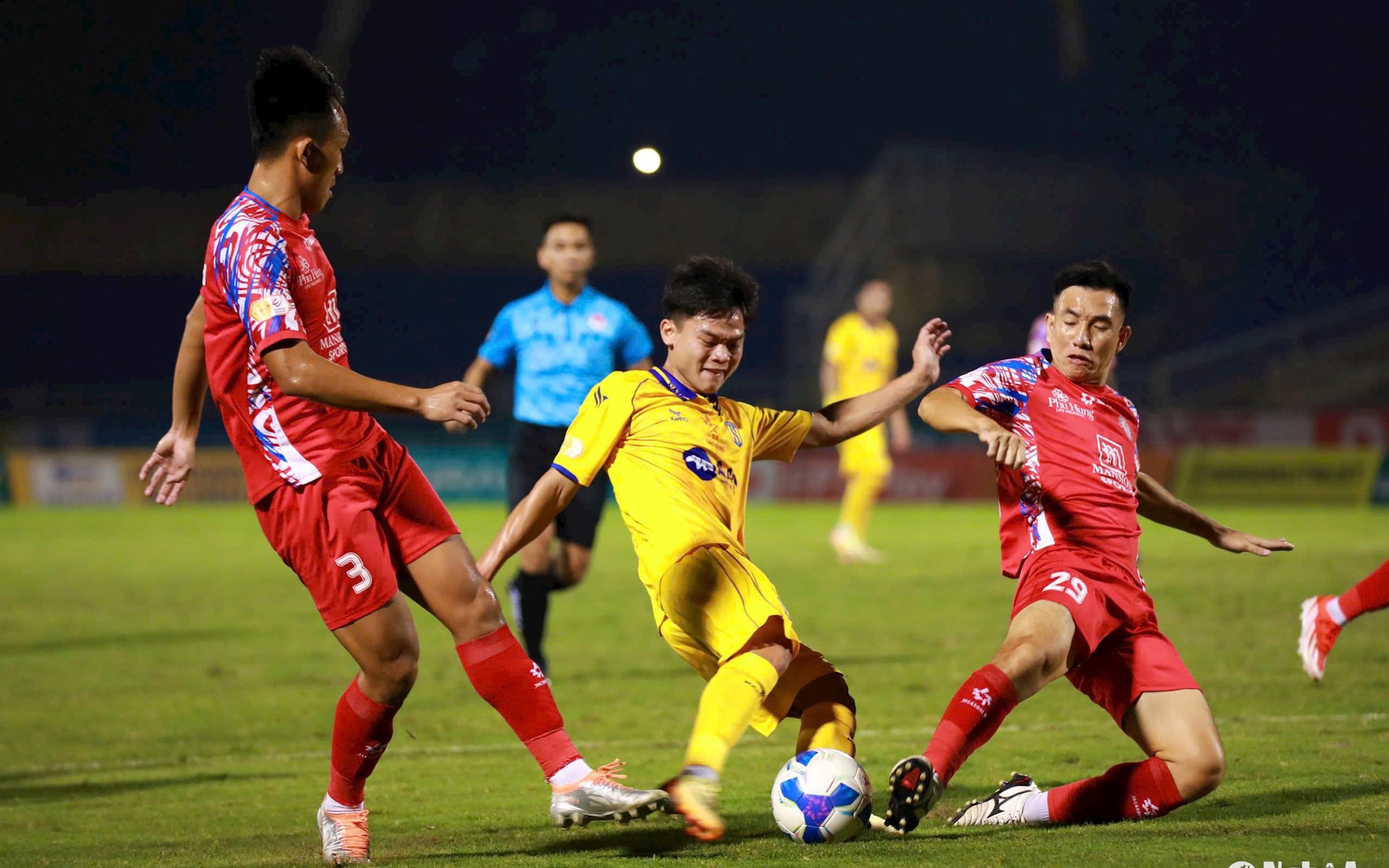 CLB TP.HCM vs Thép xanh Nam Định (19h15, 11/11): "Chiến hạm đỏ" ra khơi không họng pháo - Ảnh 2.