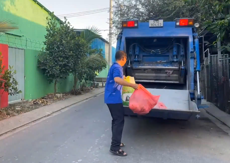 TP.HCM muốn liên kết các các tỉnh phát triển ngành công nghiệp tái chế, quản lý chất thải rắn - Ảnh 1.