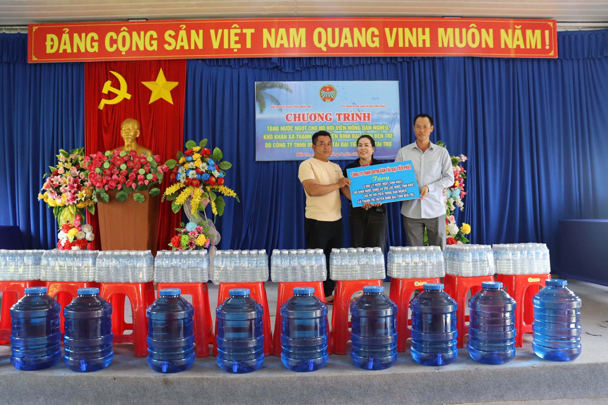 Công tác hội và phong trào nông dân trong năm 2024 của tỉnh Bến Tre đạt được nhiều kết quả ngoài mong đợi - Ảnh 5.