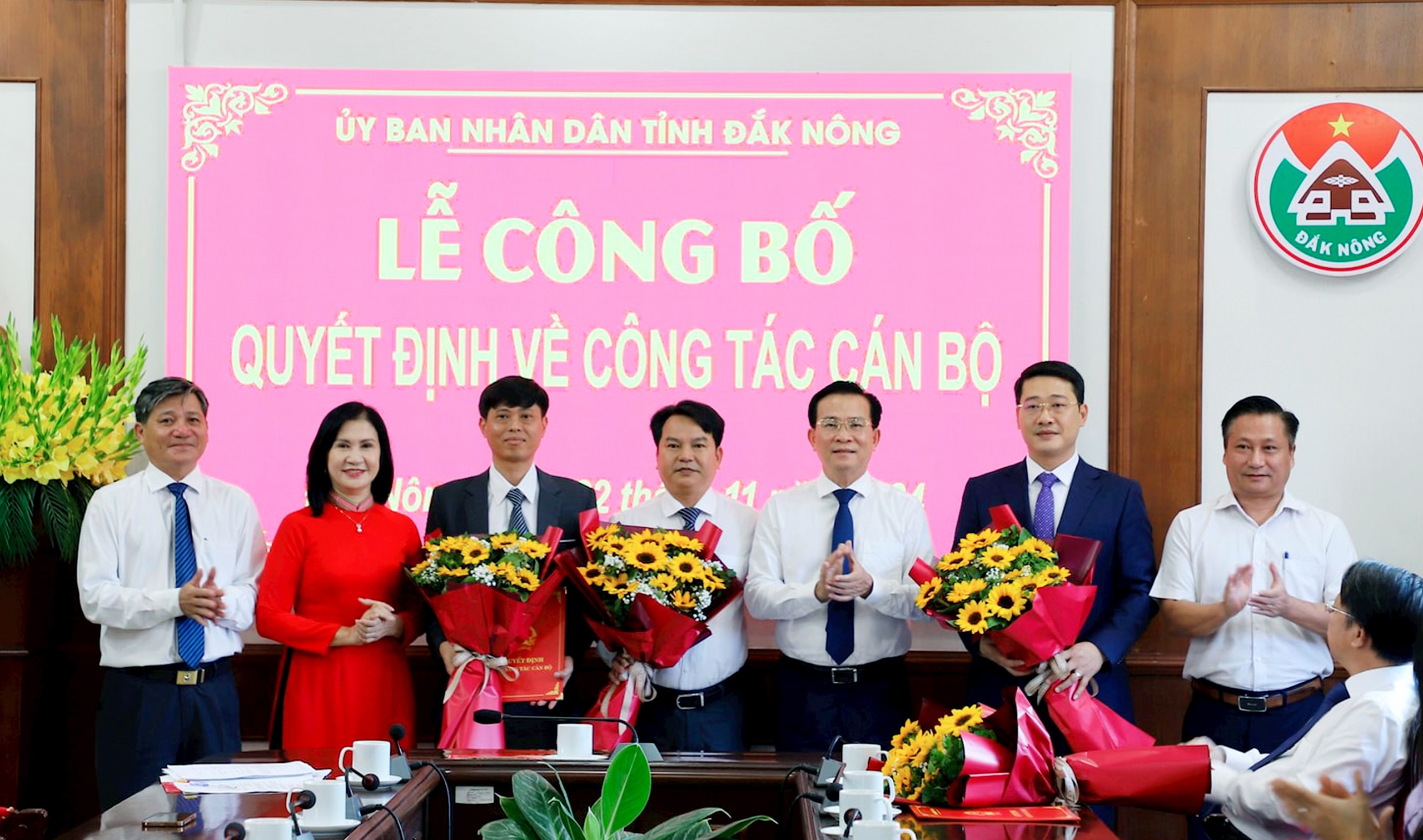 Đắk Nông công bố quyết định điều động, bổ nhiệm nhiều cán bộ chủ chốt- Ảnh 1.