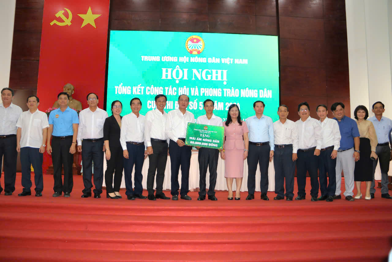 Tổng kết công tác Hội và phong trào nông dân cụm thi đua số 5, năm 2024- Ảnh 4.