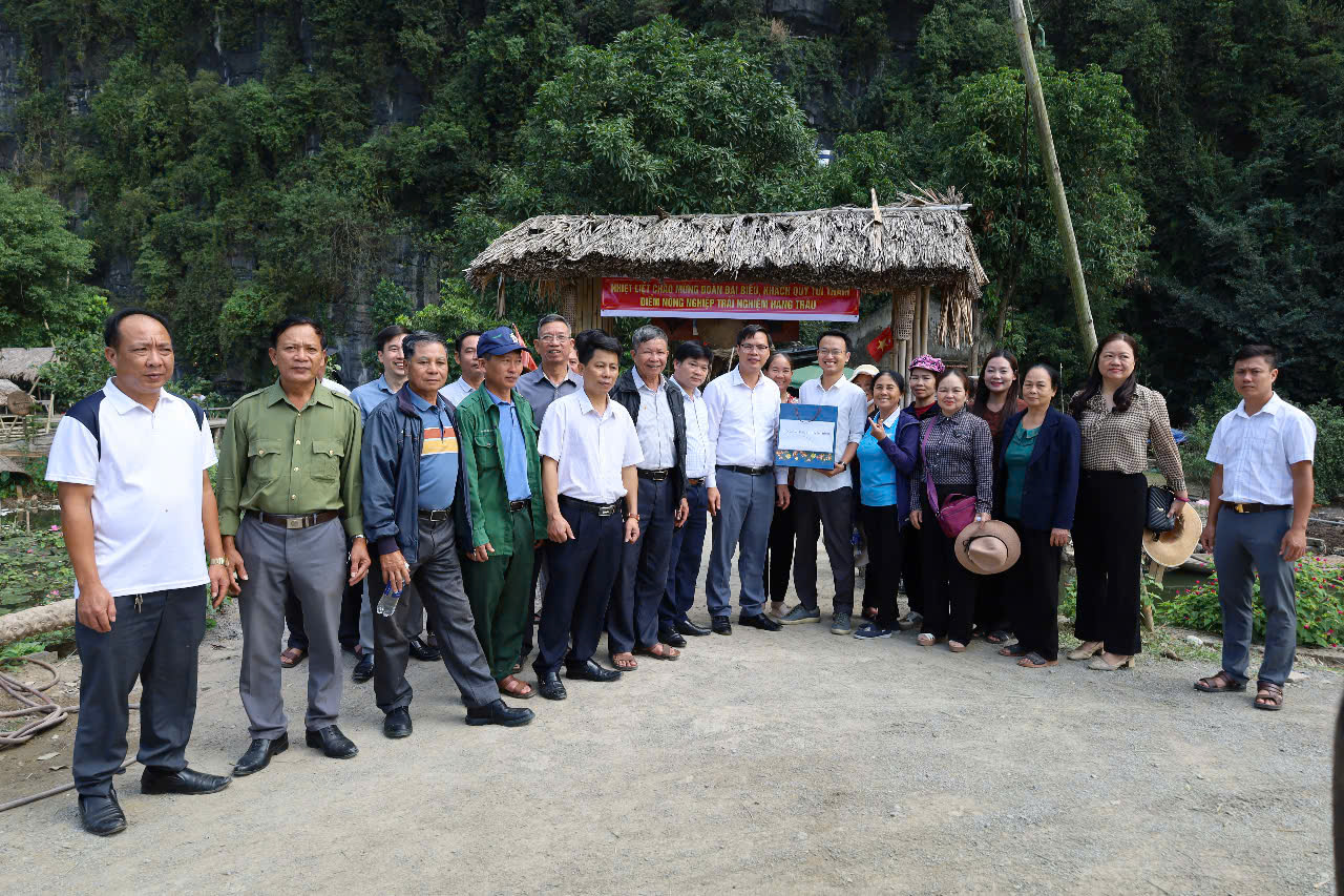 Ninh Bình: Tổ chức thăm quan, học tập mô hình du lịch trải nghiệm cộng đồng - Ảnh 1.