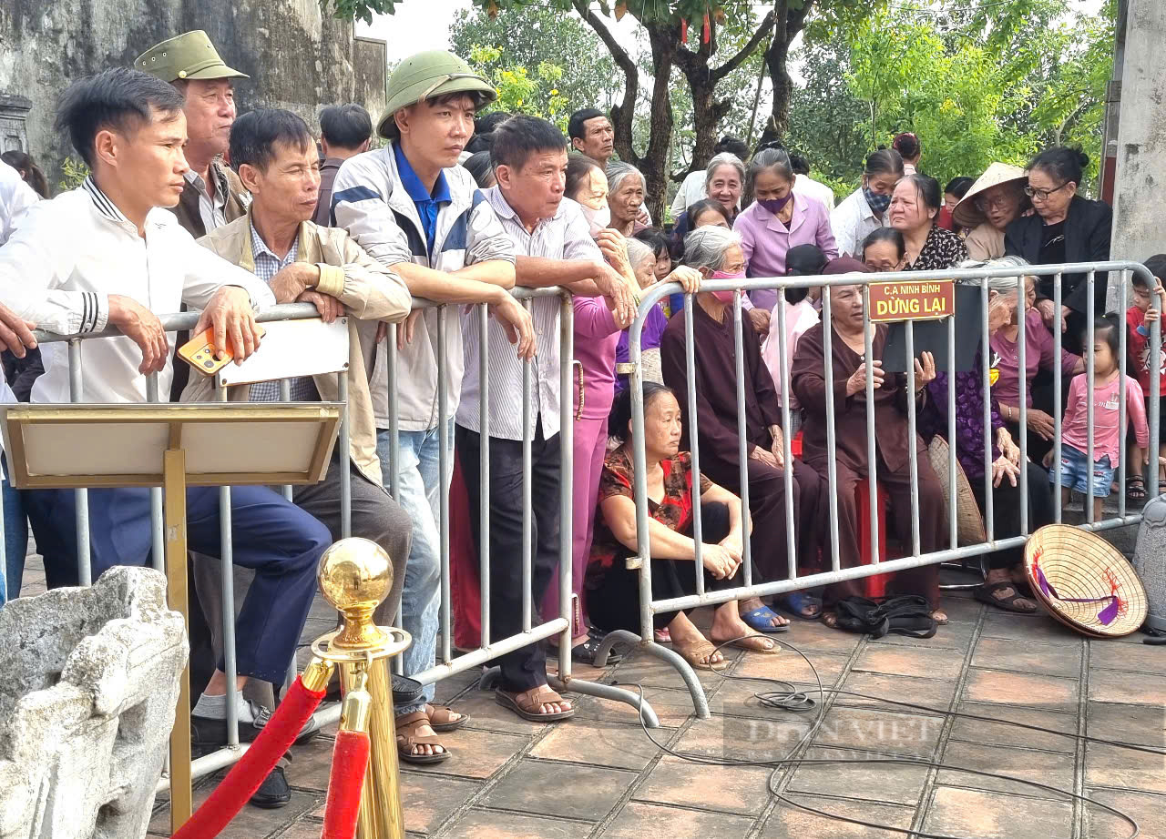 Độc đáo lễ đúc “vạc thuốc thánh” bằng đồng tại đền Thánh Nguyễn ở Ninh Binh - Ảnh 5.