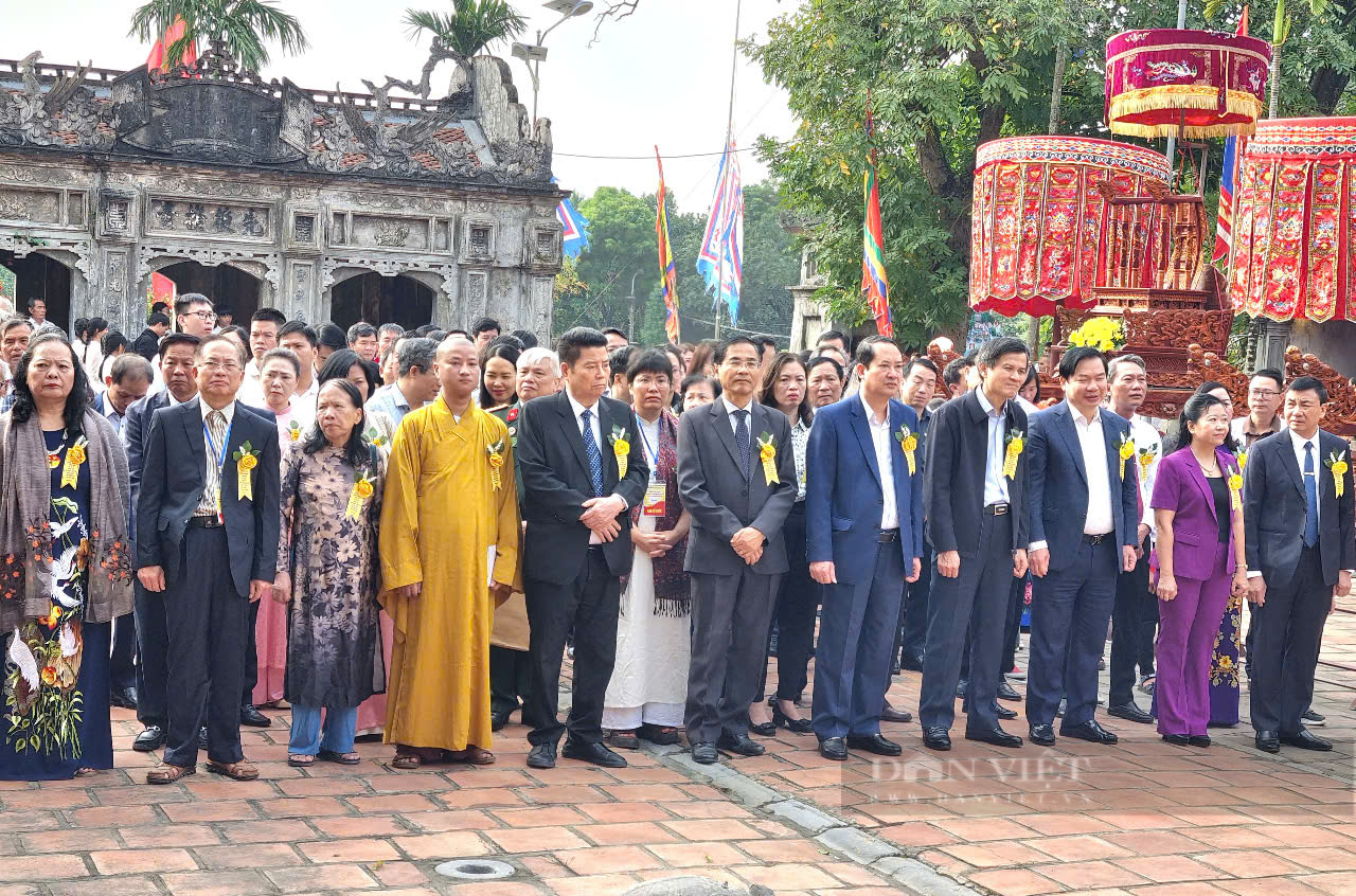 Độc đáo lễ đúc “vạc thuốc thánh” bằng đồng tại đền Thánh Nguyễn ở Ninh Binh - Ảnh 1.