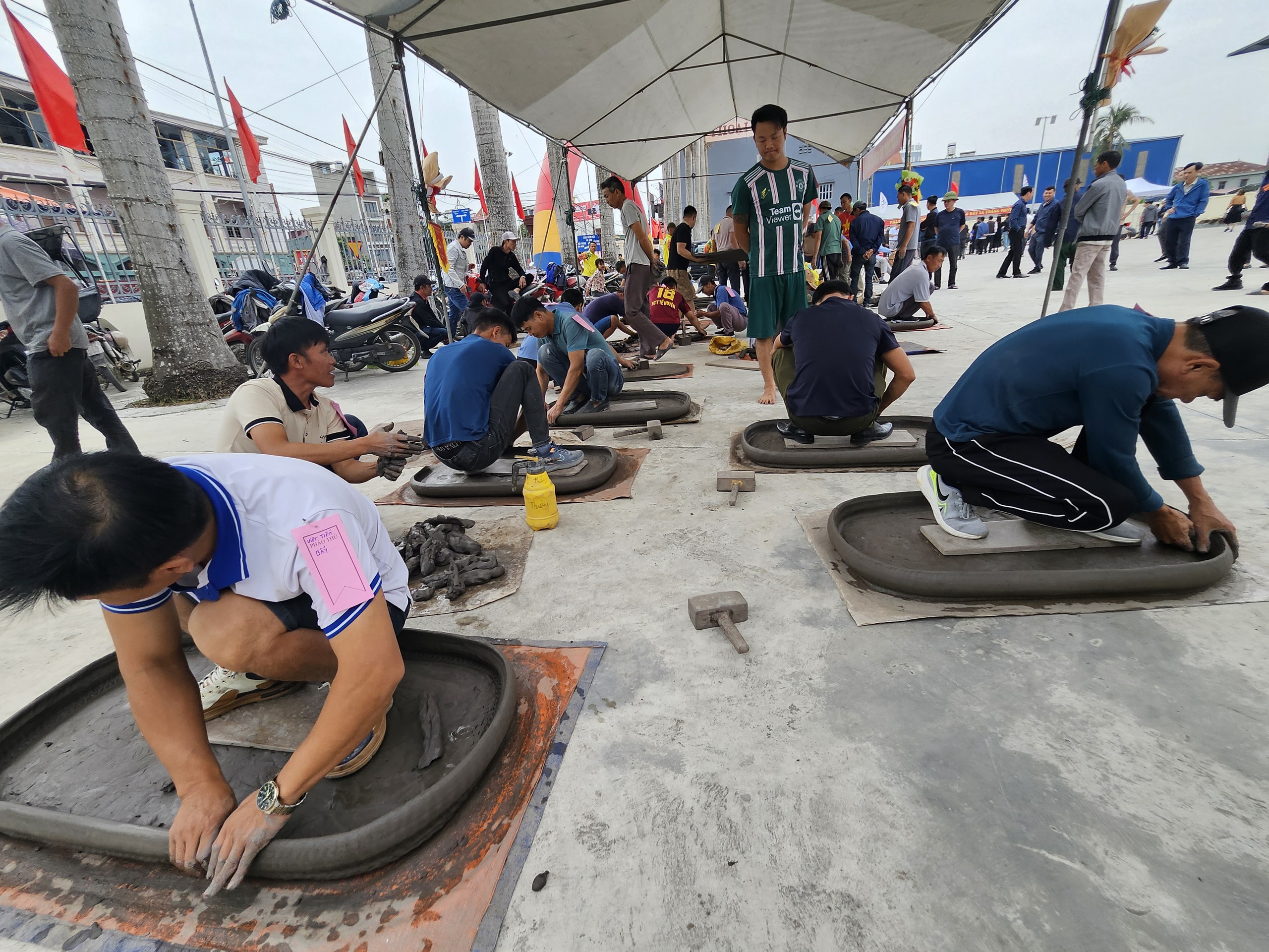 "Trầm hùng" tiếng pháo trong Hội thi pháo đất ở Vĩnh Bảo, Hải Phòng- Ảnh 5.