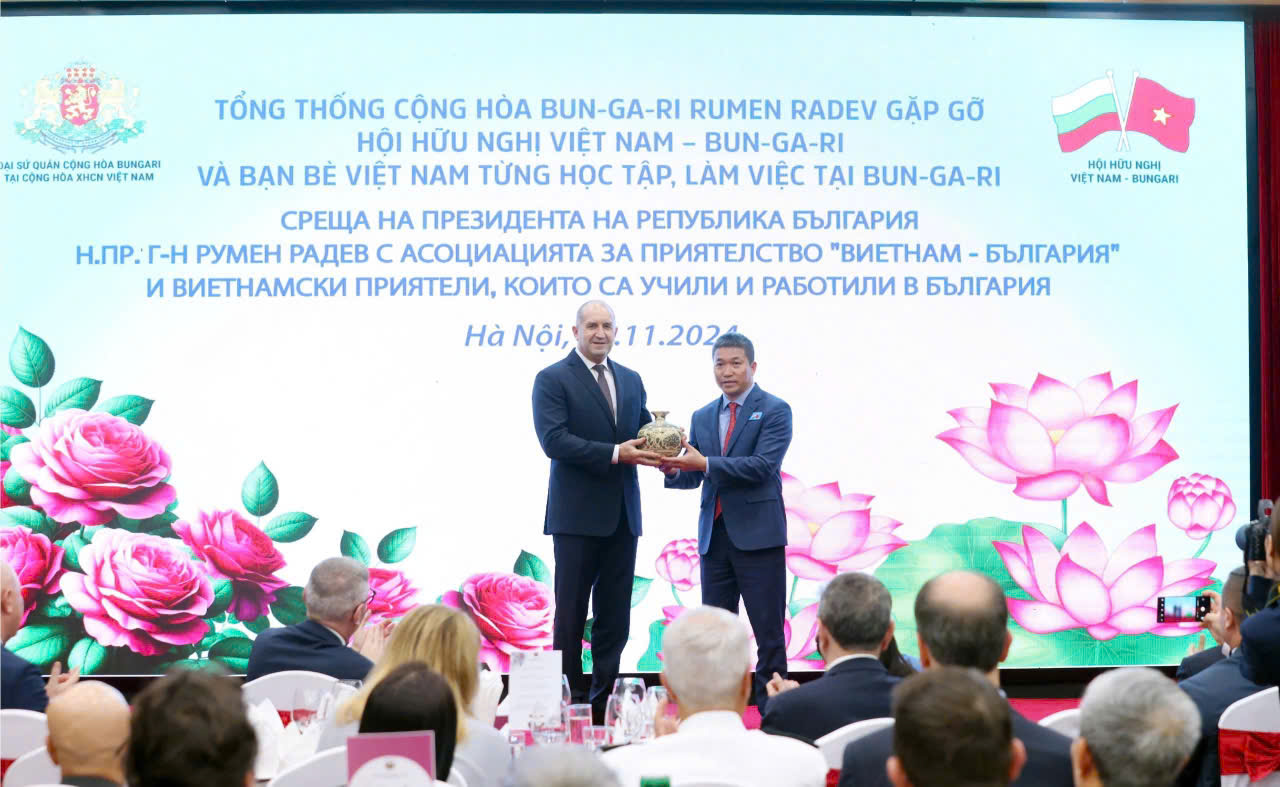 Tổng thống Bulgaria Rumen Radev: Chúng tôi tự hào có tình yêu lớn từ các bạn Việt Nam - Ảnh 1.