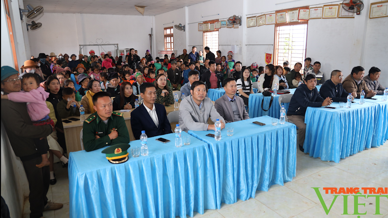 Mùa đông ấm áp nơi biên giới Chiềng Tương - Ảnh 6.