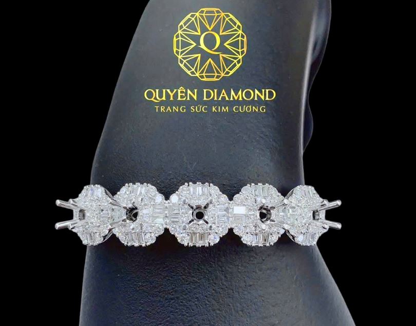 Quyên Diamond: Ngôi sao sáng trong thị trường kim cương với GIA làm chuẩn mực