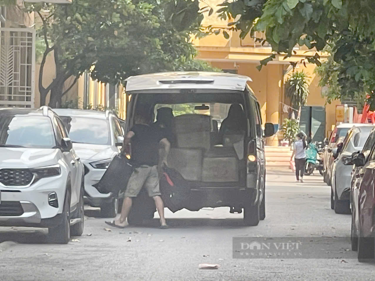 Hàng lậu chui lọt Cảng Hàng không Quốc tế Nội Bài: Thủ đoạn “trộn” hàng qua hành lý ký gửi- Ảnh 7.