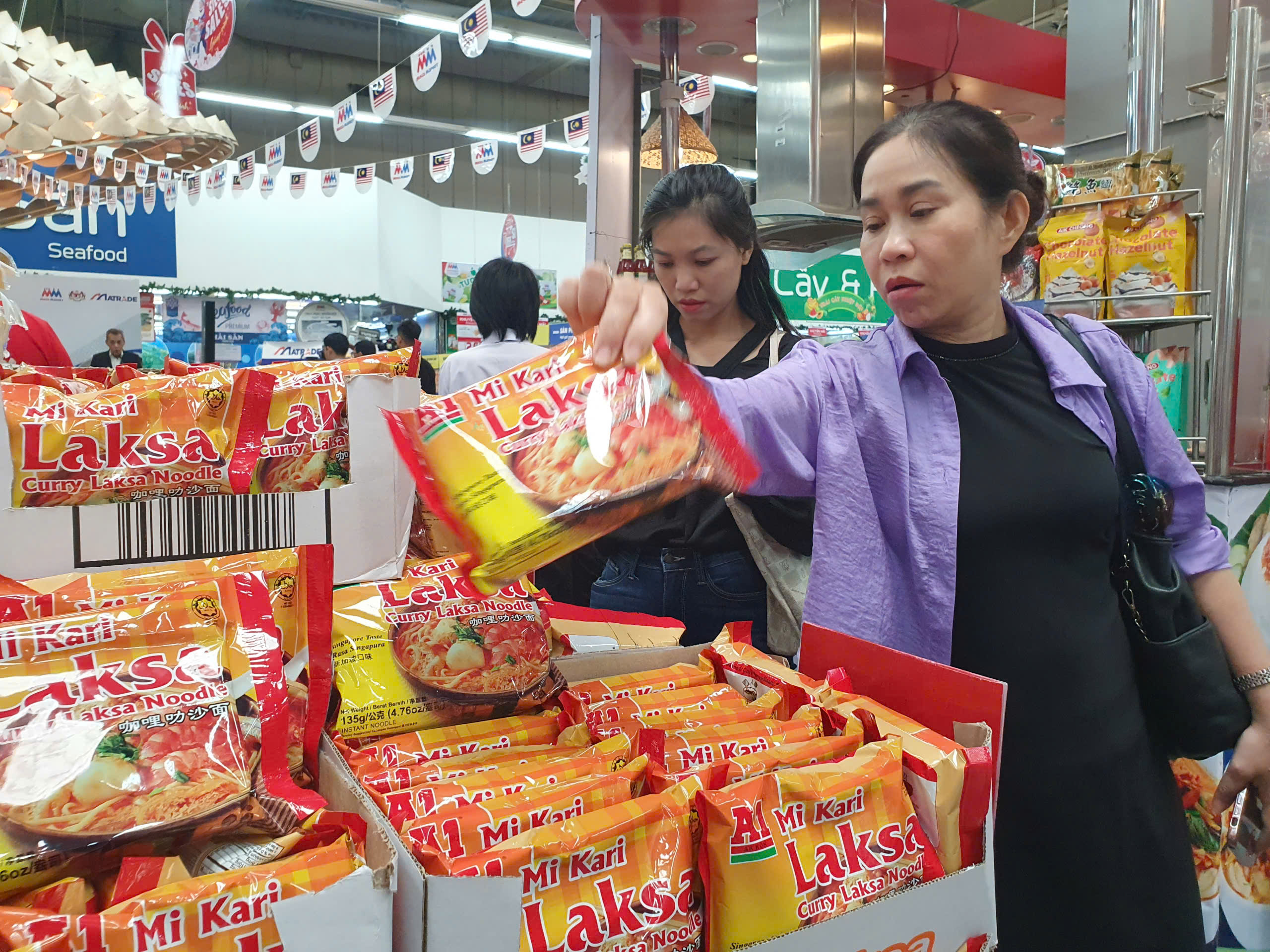 Cơ hội mua tôm hùm viên, tàu hủ cá, cá trích sốt cà Malaysia giá ưu đãi- Ảnh 3.