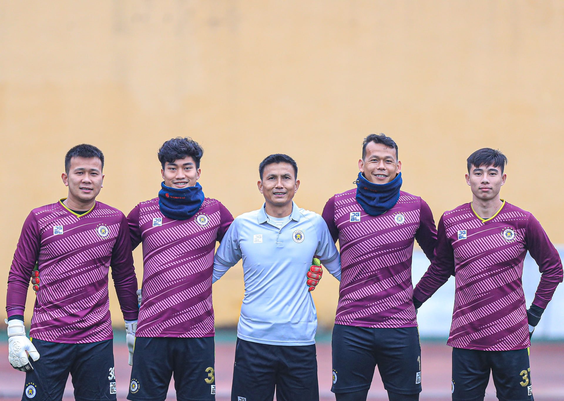 Hà Nội FC bất ngờ chia tay HLV - Ảnh 2.